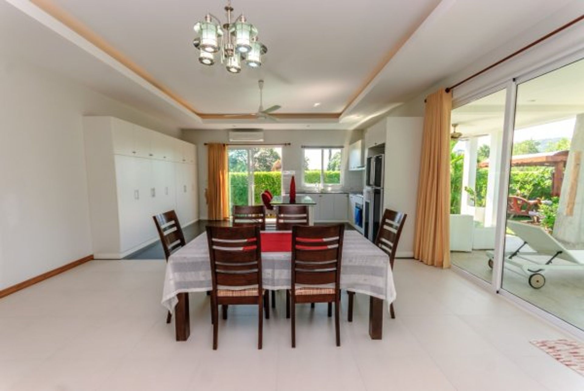 Hus i Hua Hin, Prachuap Khiri Khan 10066334