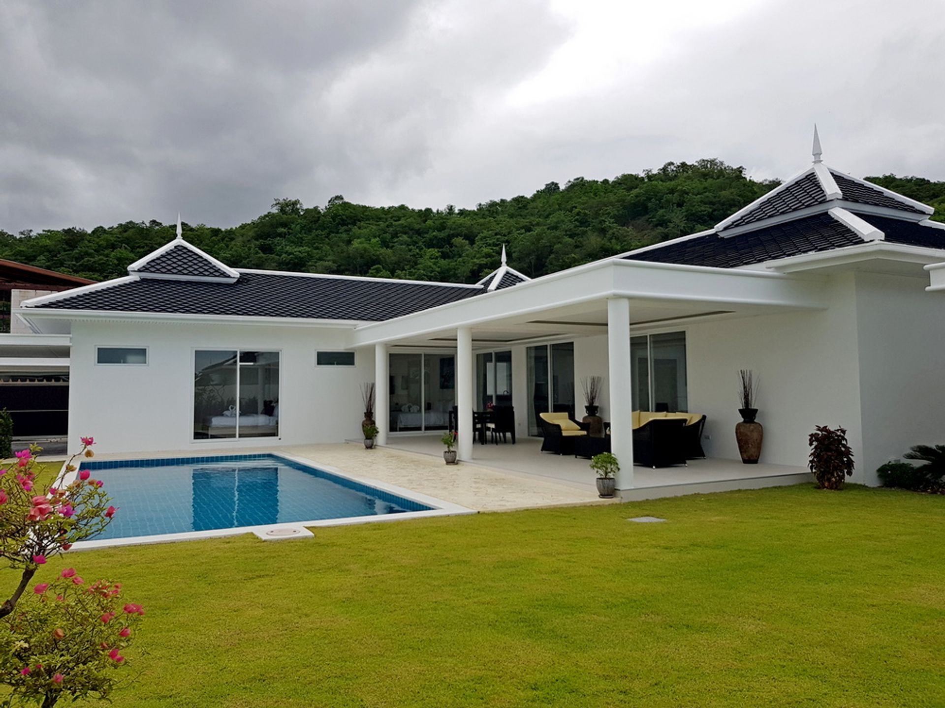 House in Hua Hin, Prachuap Khiri Khan 10066336