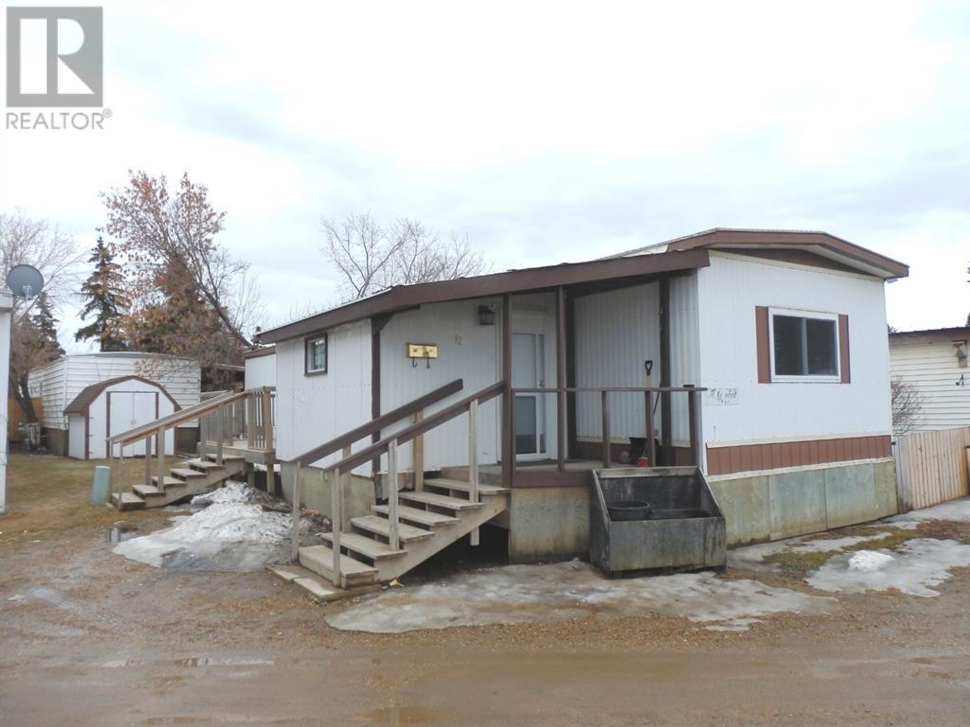 Talo sisään Camrose, Alberta 10066436