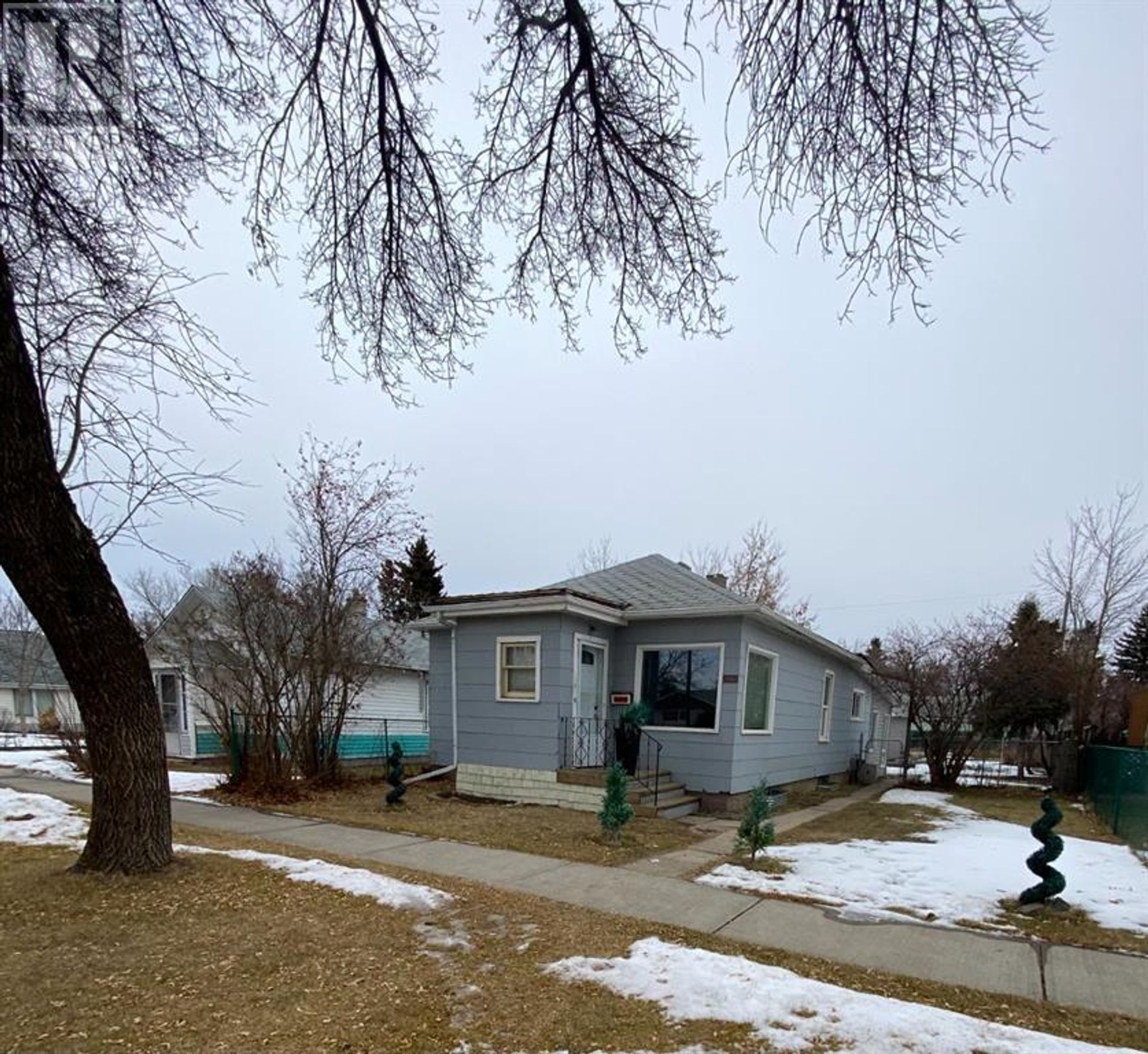 rumah dalam Camrose, Alberta 10066453