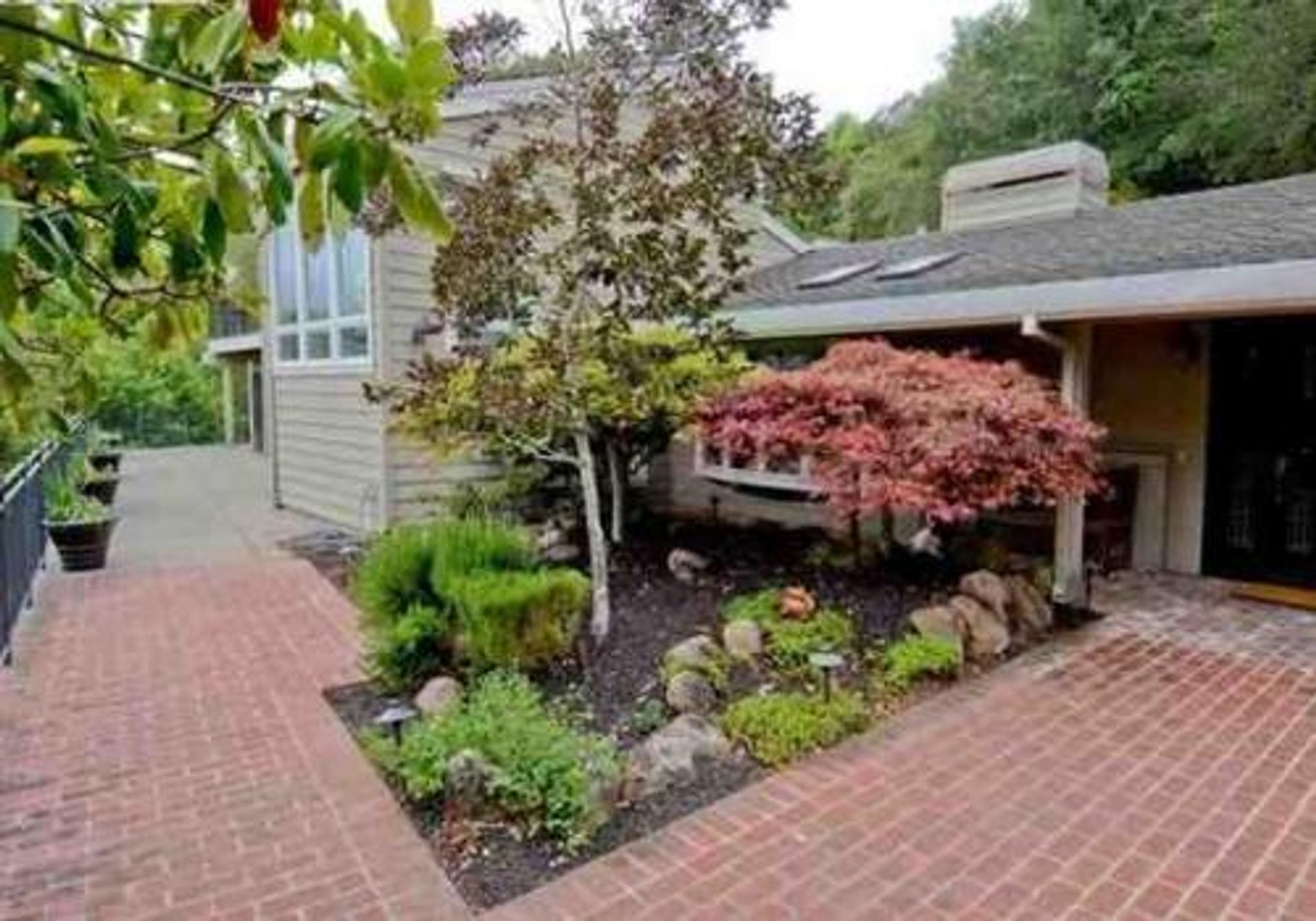 House in Orinda Village, California 10067295