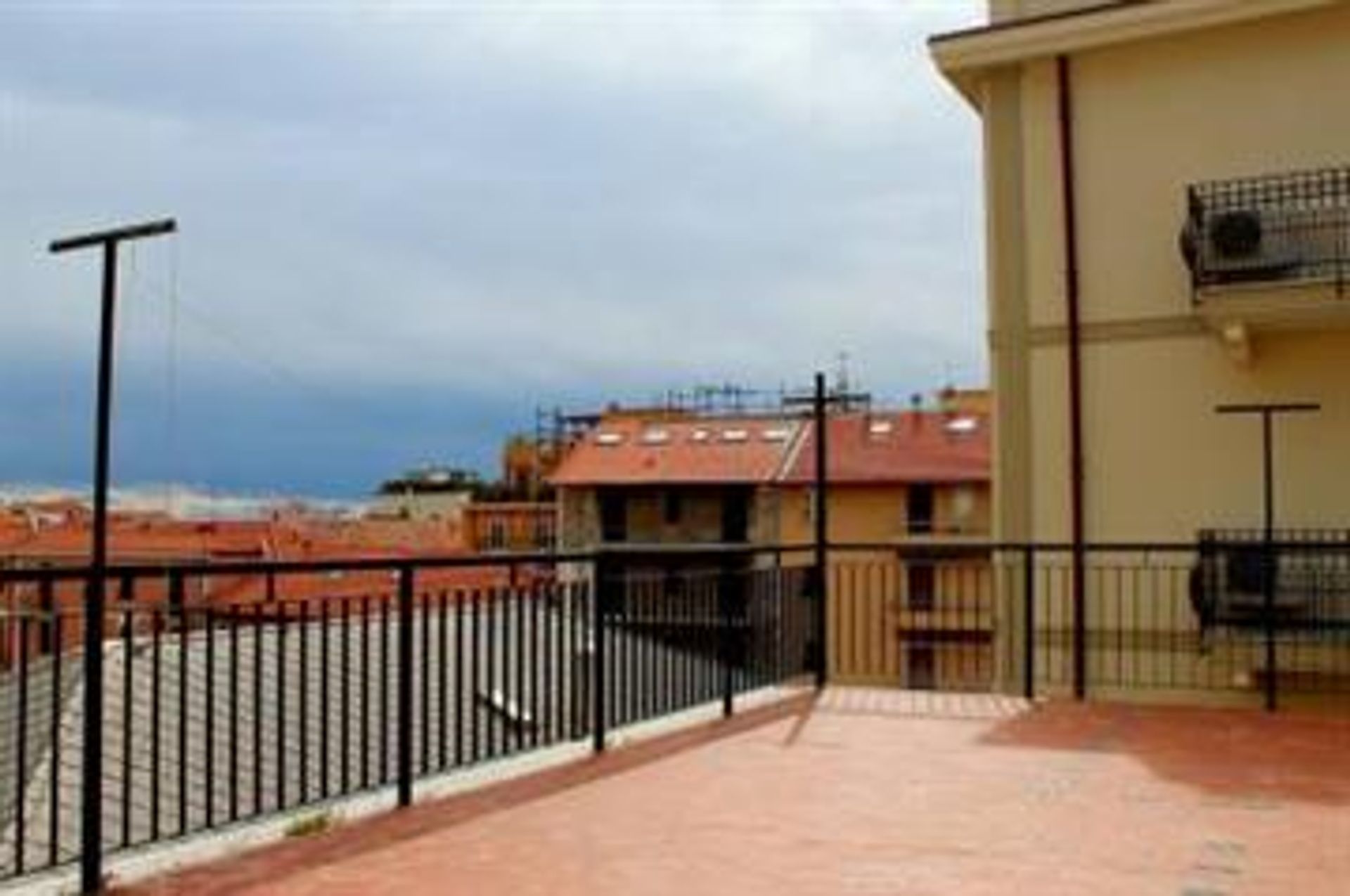 Condominio nel Alassio, Liguria 10068000