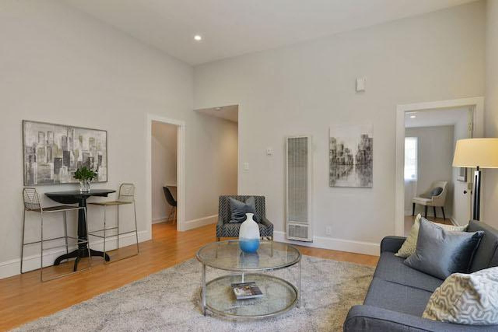 Condominium in Oakland, California 10068101