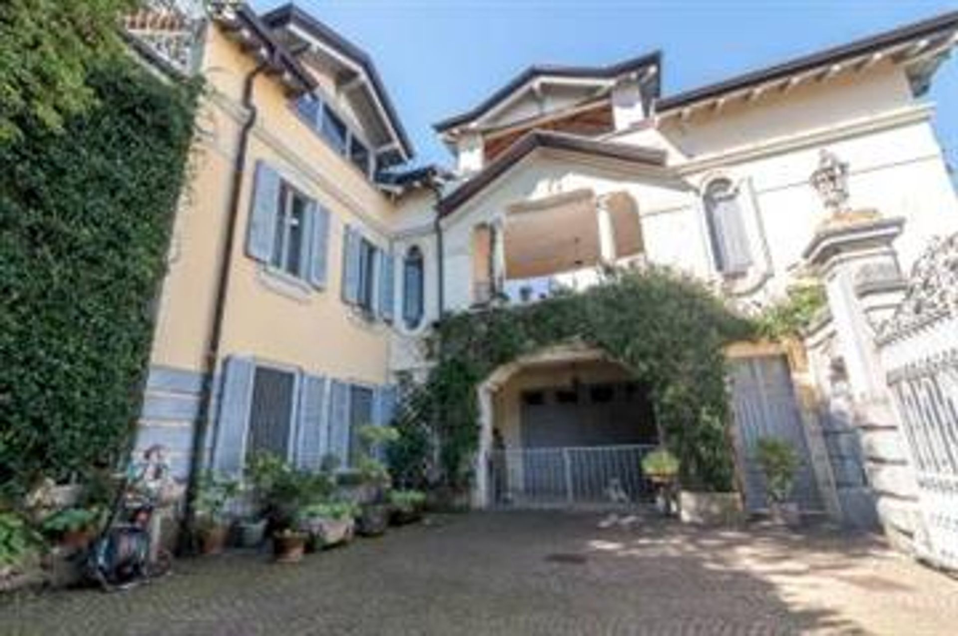 Rumah di Stresa, Piemonte 10068293