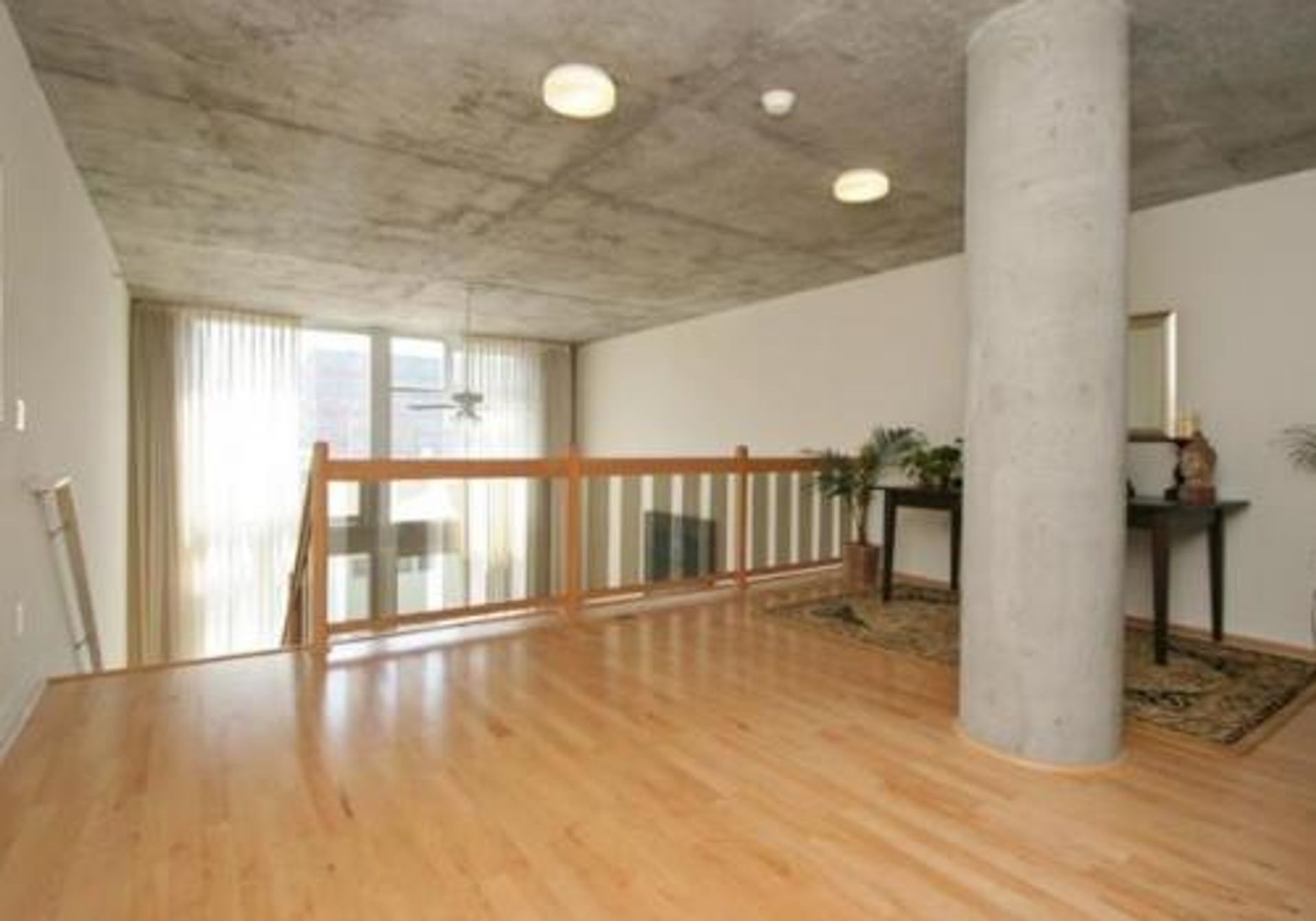 Condominium in Oakland, California 10068794