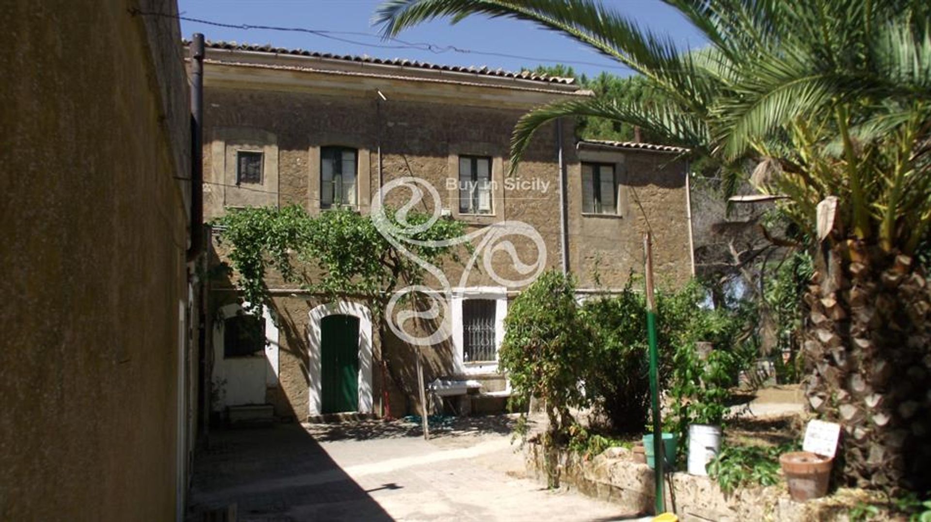 House in Piazza Armerina, Sicily 10069057