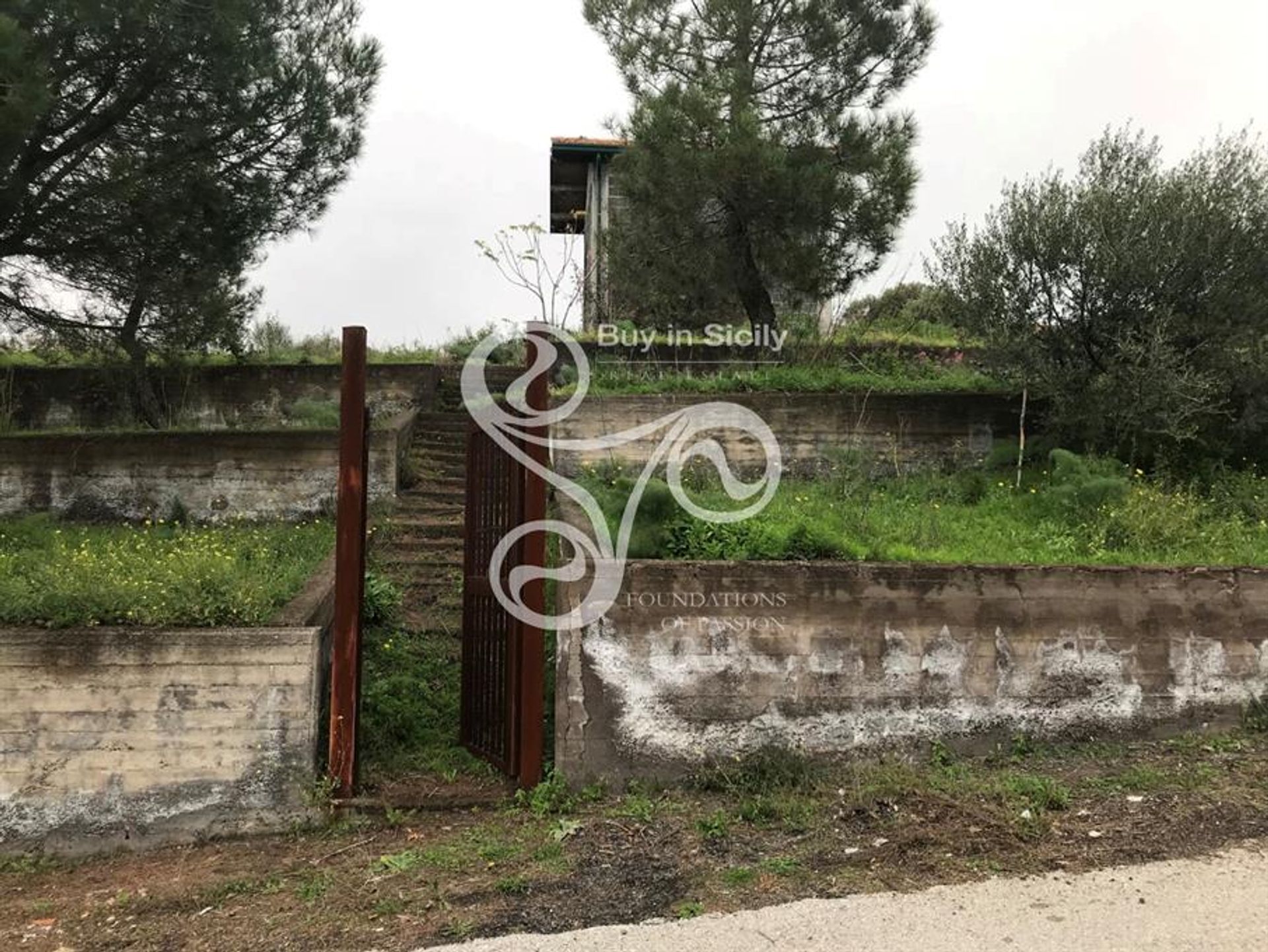 Terre dans Via della Quercia, Sicily 10069313