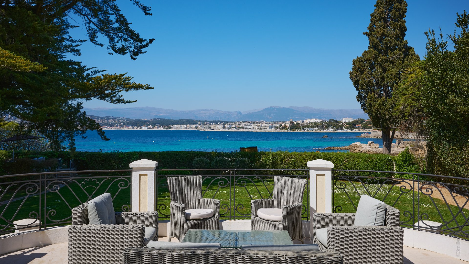 Residential in Antibes, Alpes-Maritimes 10069538