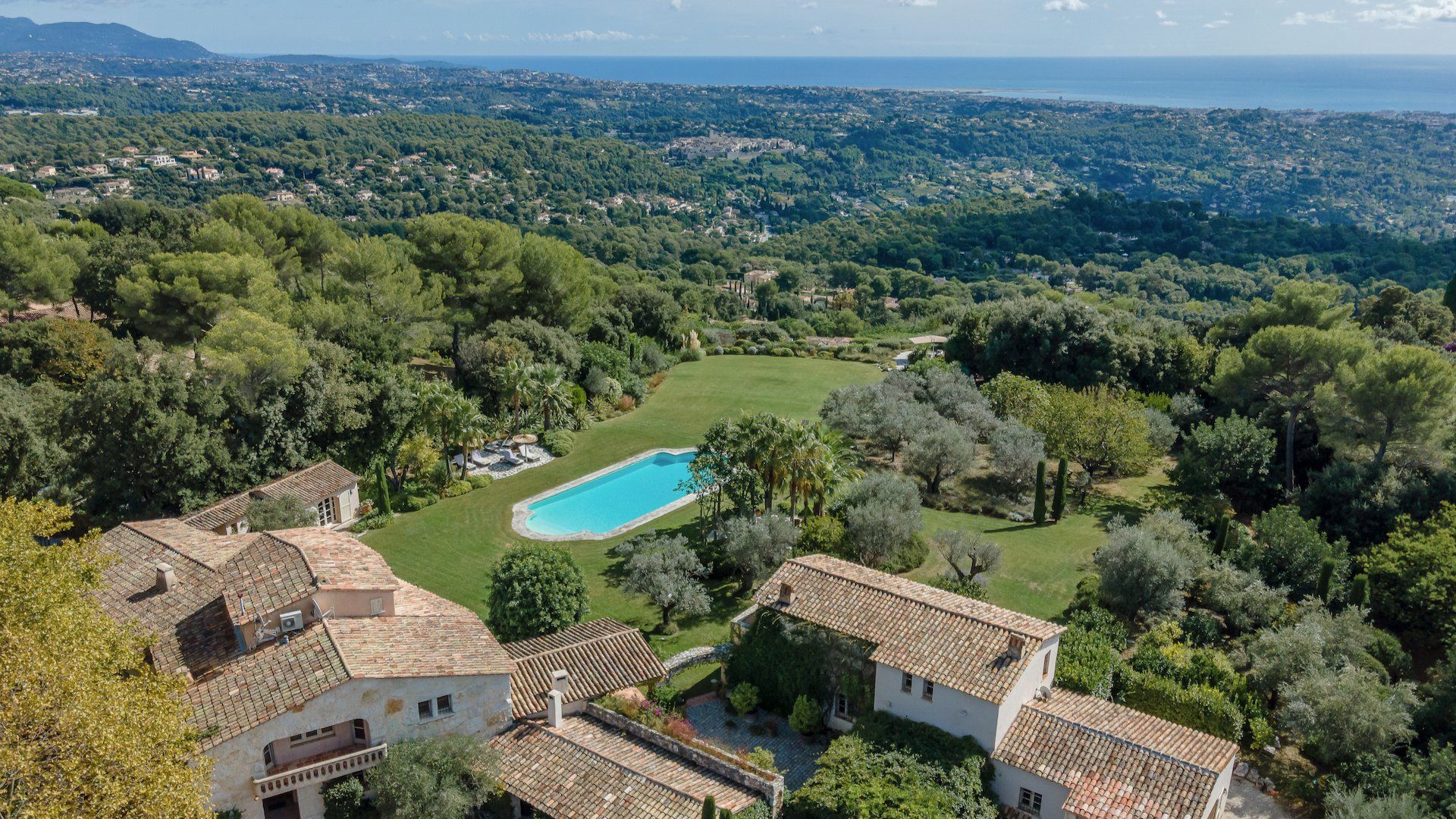 Casa nel Saint-Paul-de-Vence, Provence-Alpes-Cote d'Azur 10069548