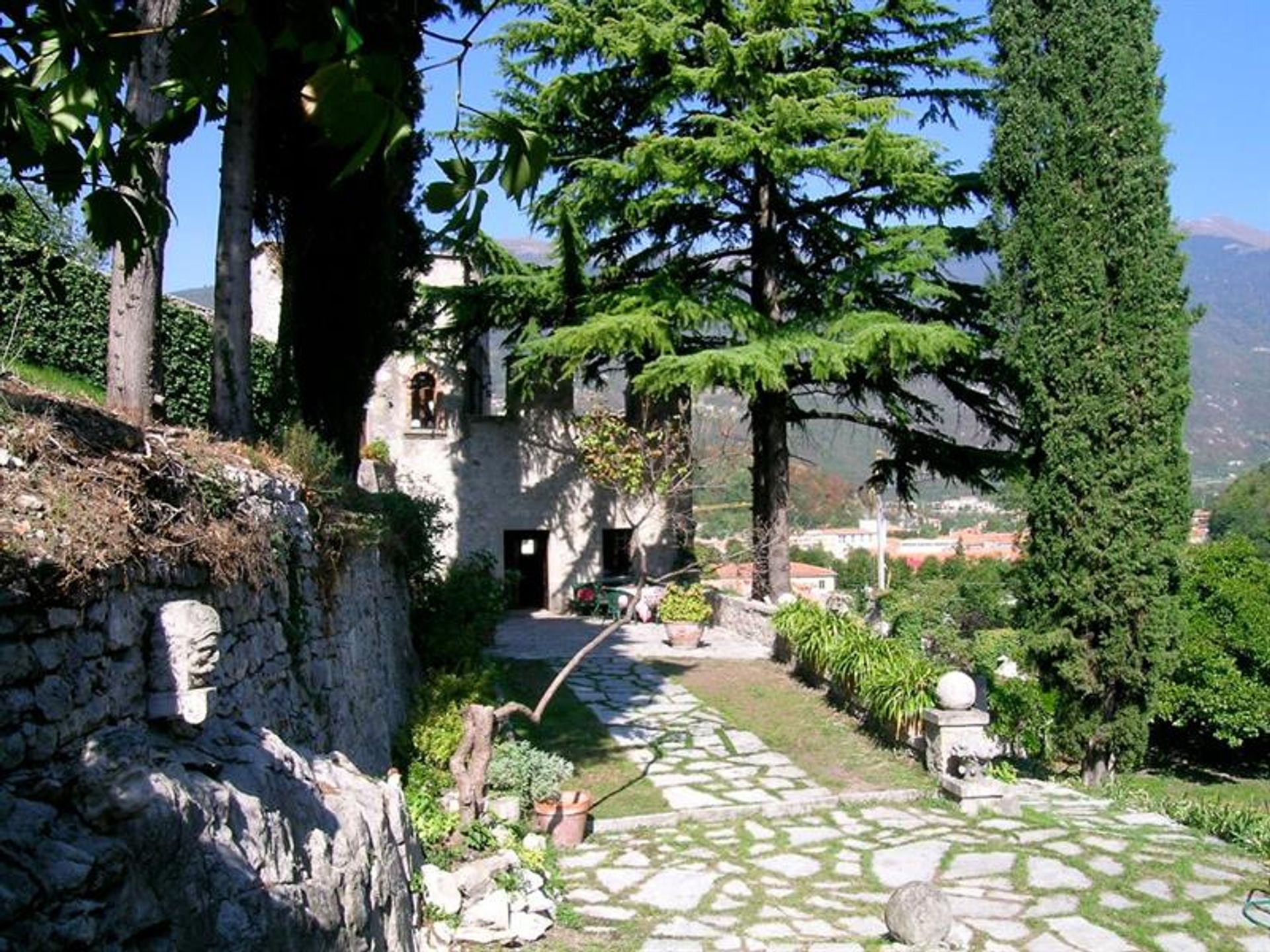 Kondominium w Historical Villa inside of the Castle, Veneto 10069572