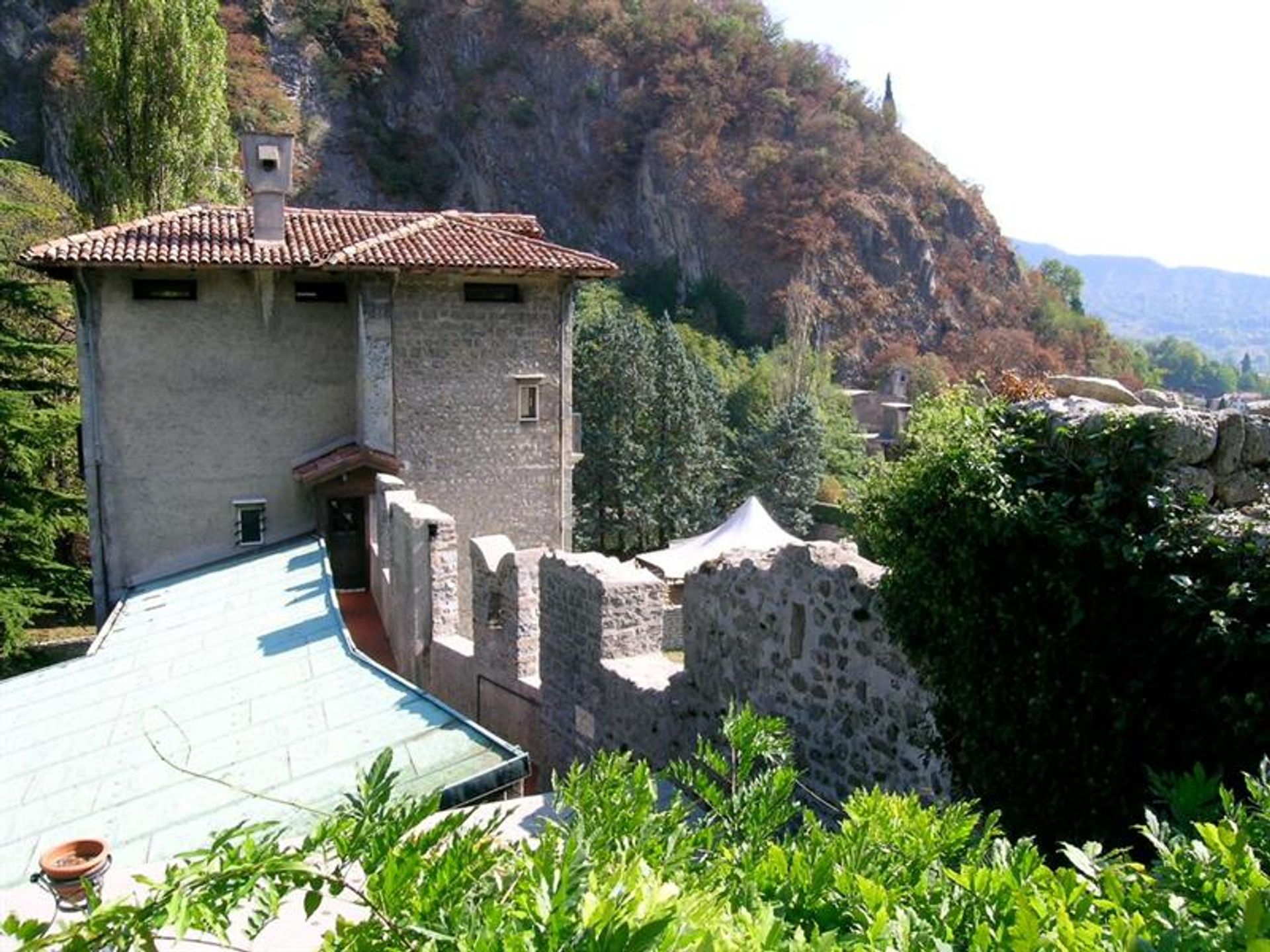 Kondominium w Historical Villa inside of the Castle, Veneto 10069572