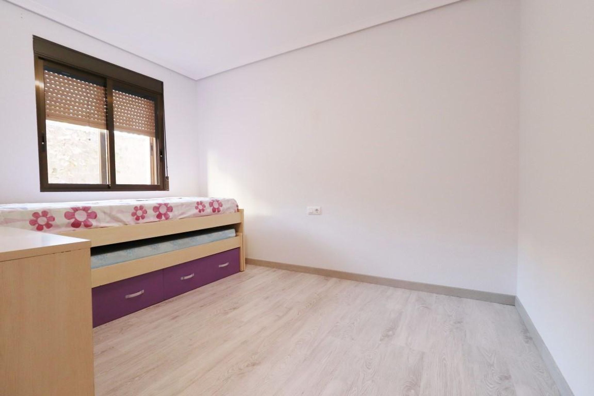 Condominium in Serra, Valencia 10070405