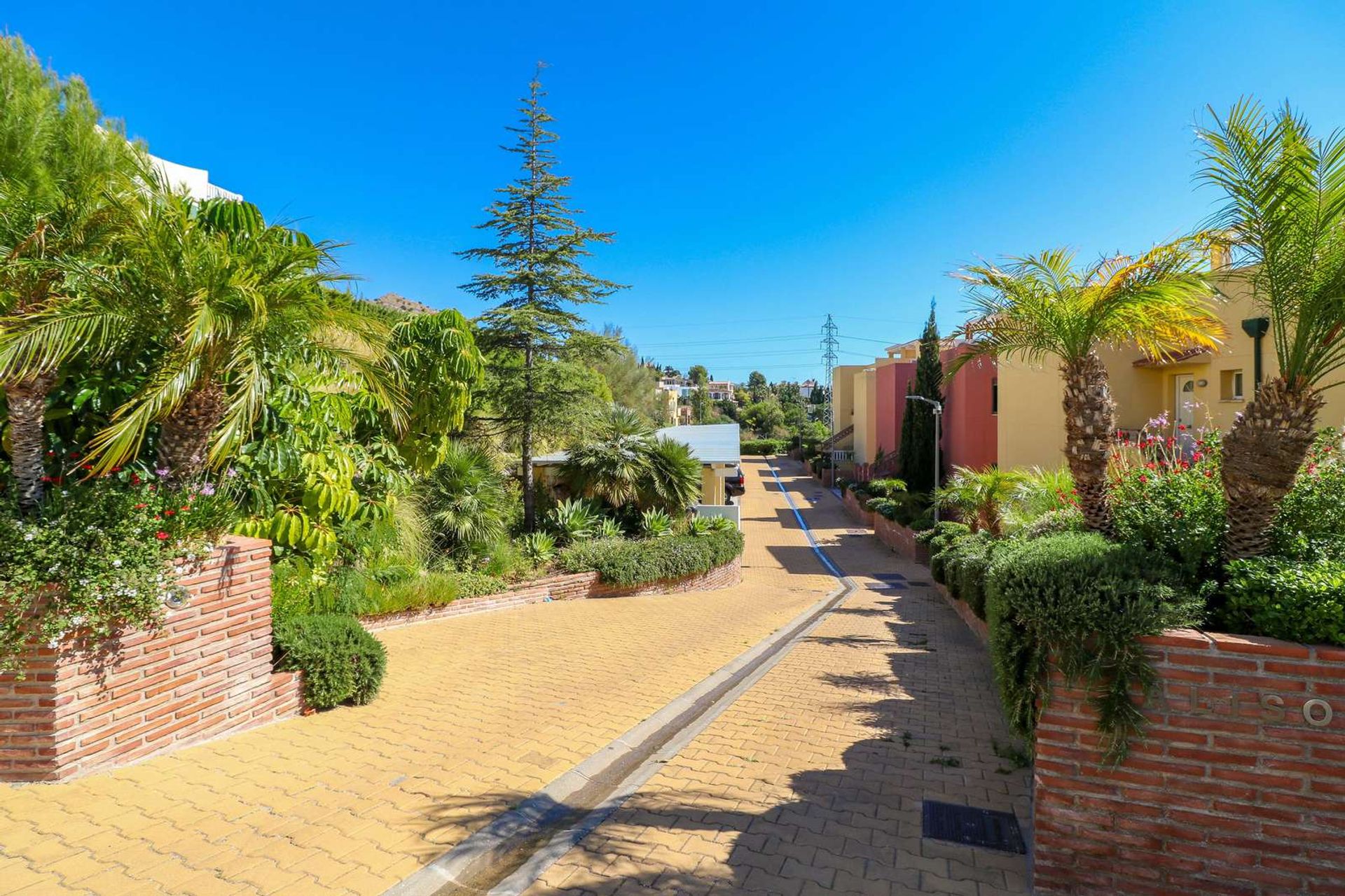 Condominium in Arroyo de La Miel, Andalucia 10071049