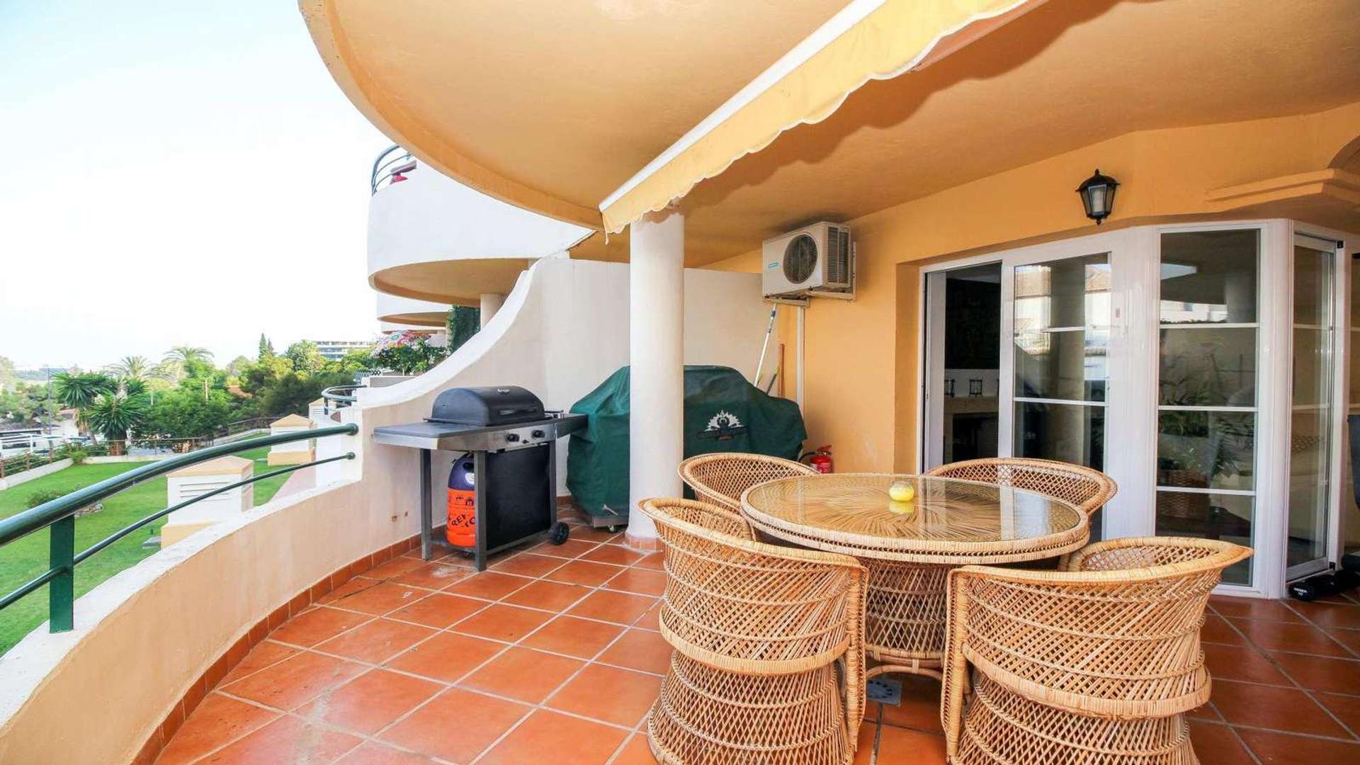 Condominium in Marbella, Andalucia 10071090