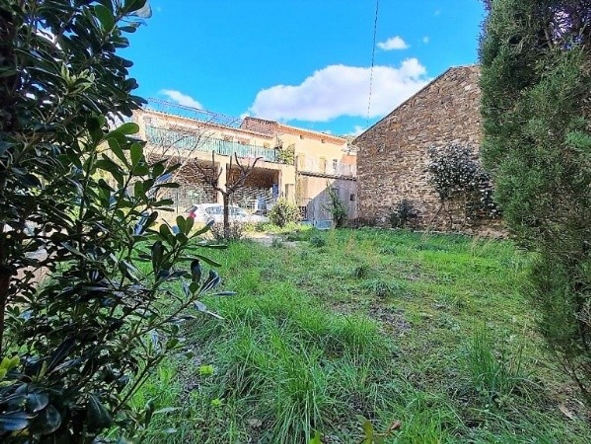 House in Beziers, Languedoc-Roussillon 10071334