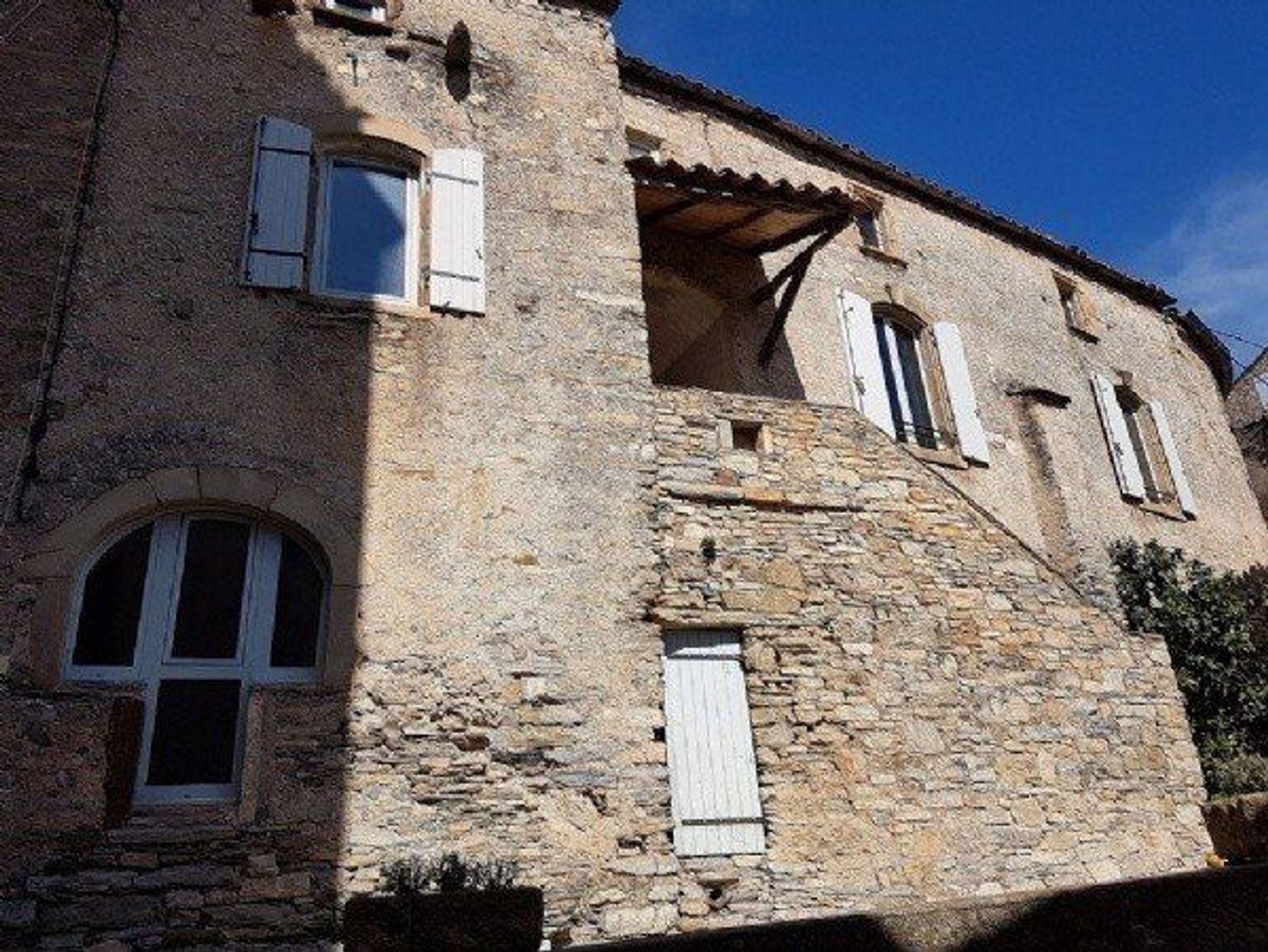 Hus i , Herault 10074645