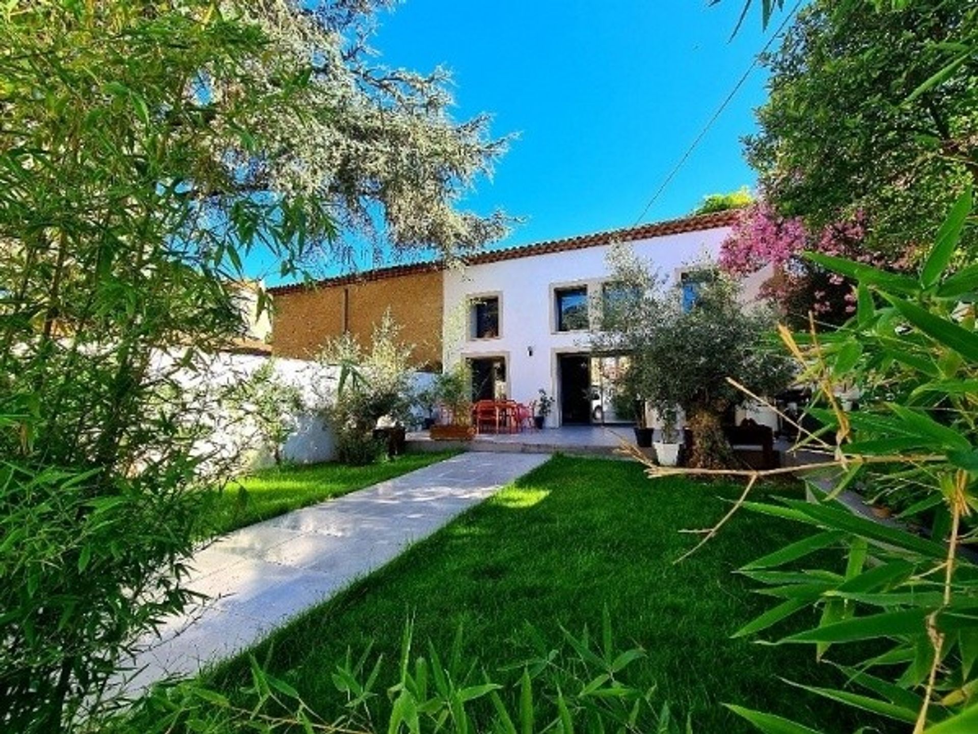 Condominium in Beziers, Occitanie 10074730