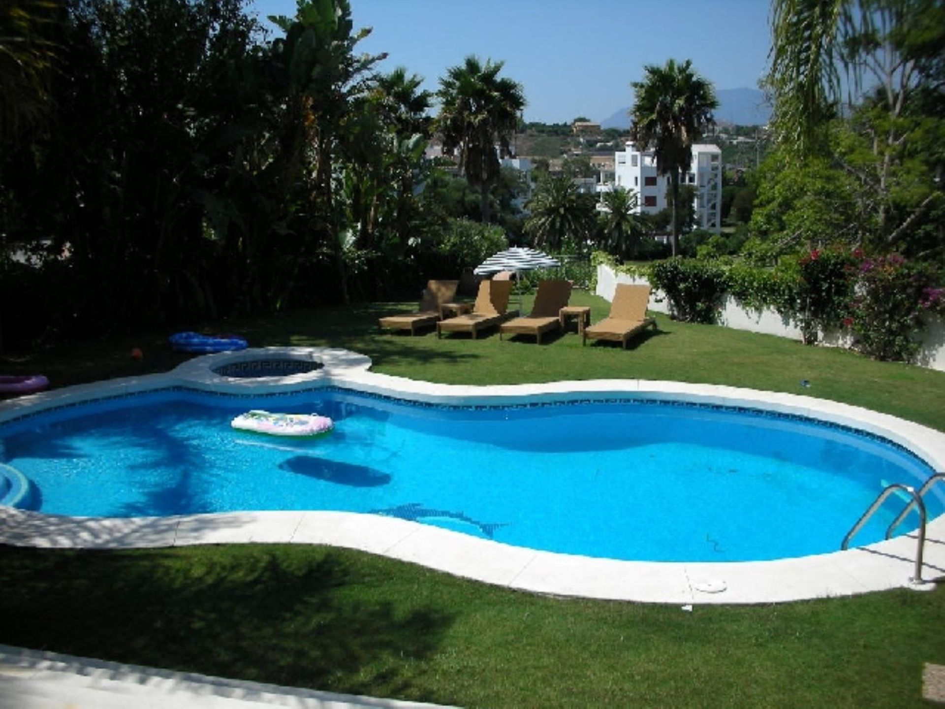 rumah dalam Nueva Andalucia, Costa Del Sol 10075198