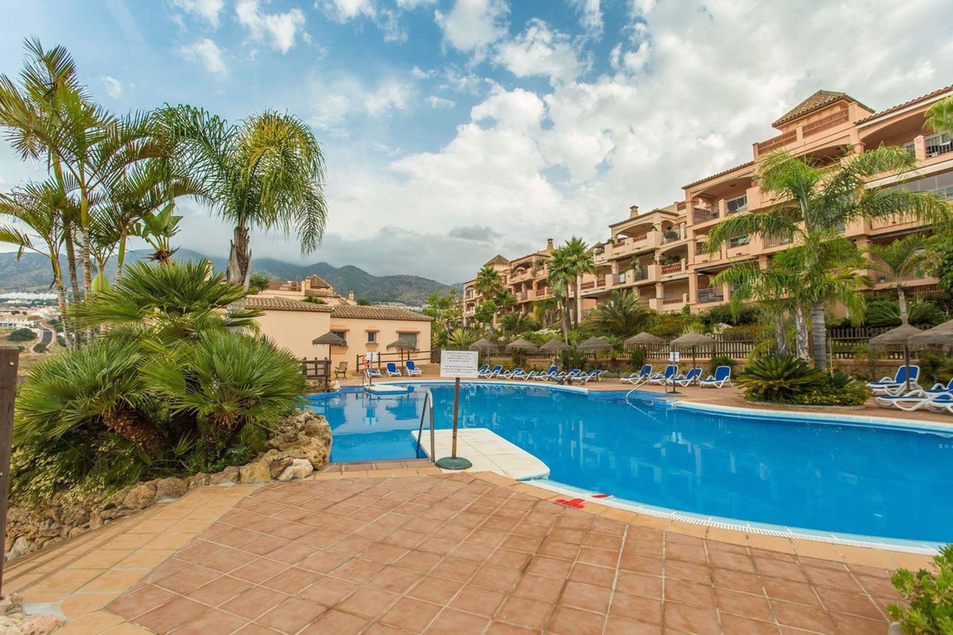 Condominium in Torrequebrada, Costa Del Sol 10075636