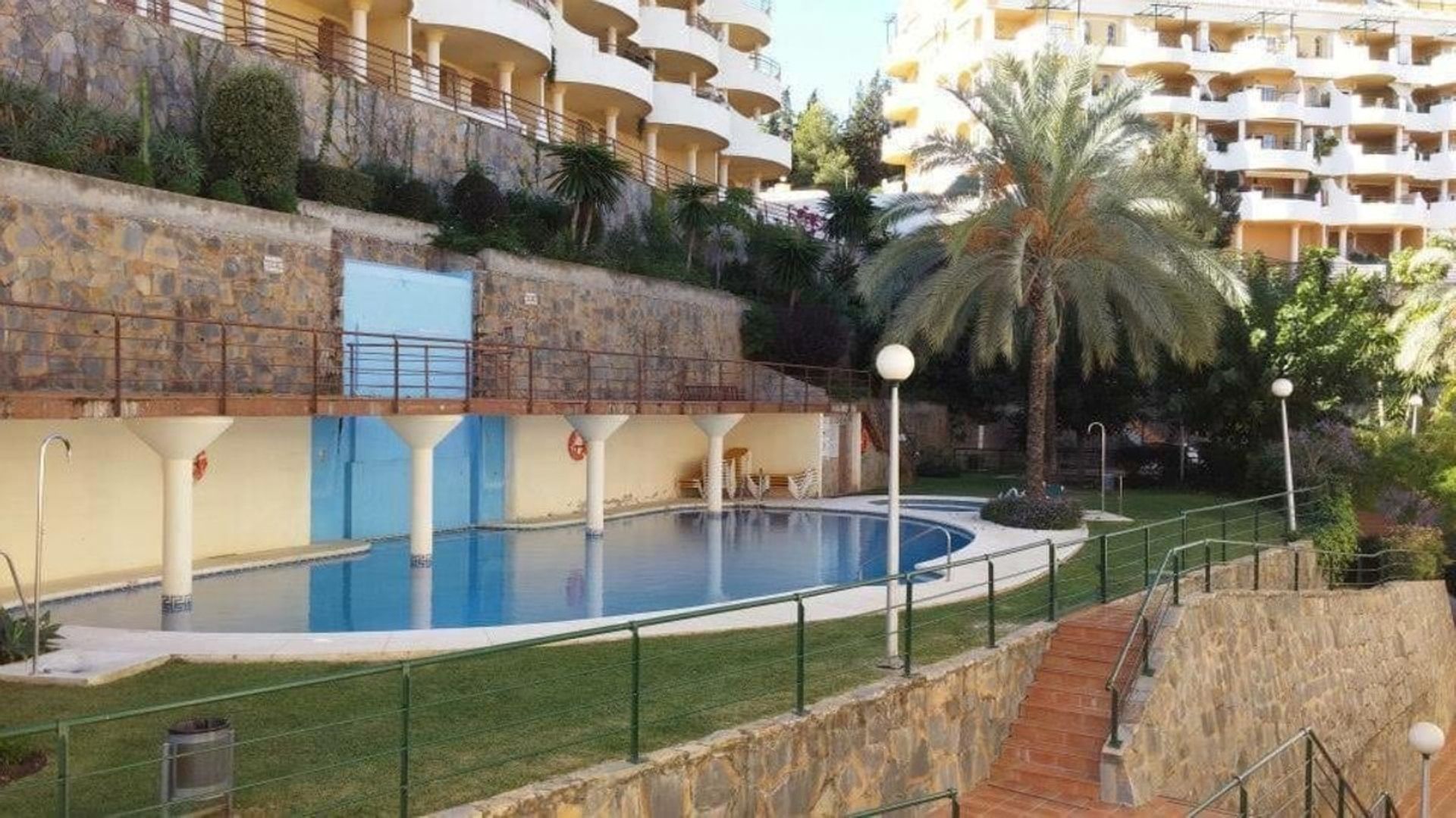 Osakehuoneisto sisään Nueva Andalucia, Costa Del Sol 10075750