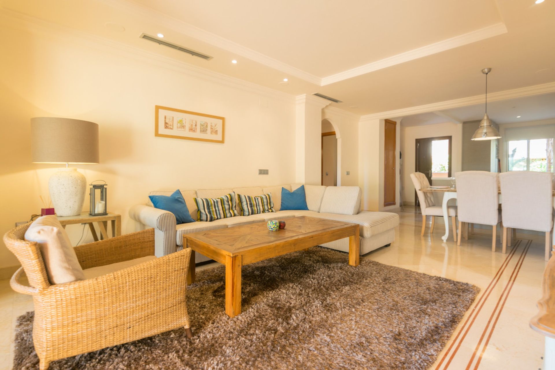 Condominium in Nueva Andalucia, Costa Del Sol 10076573