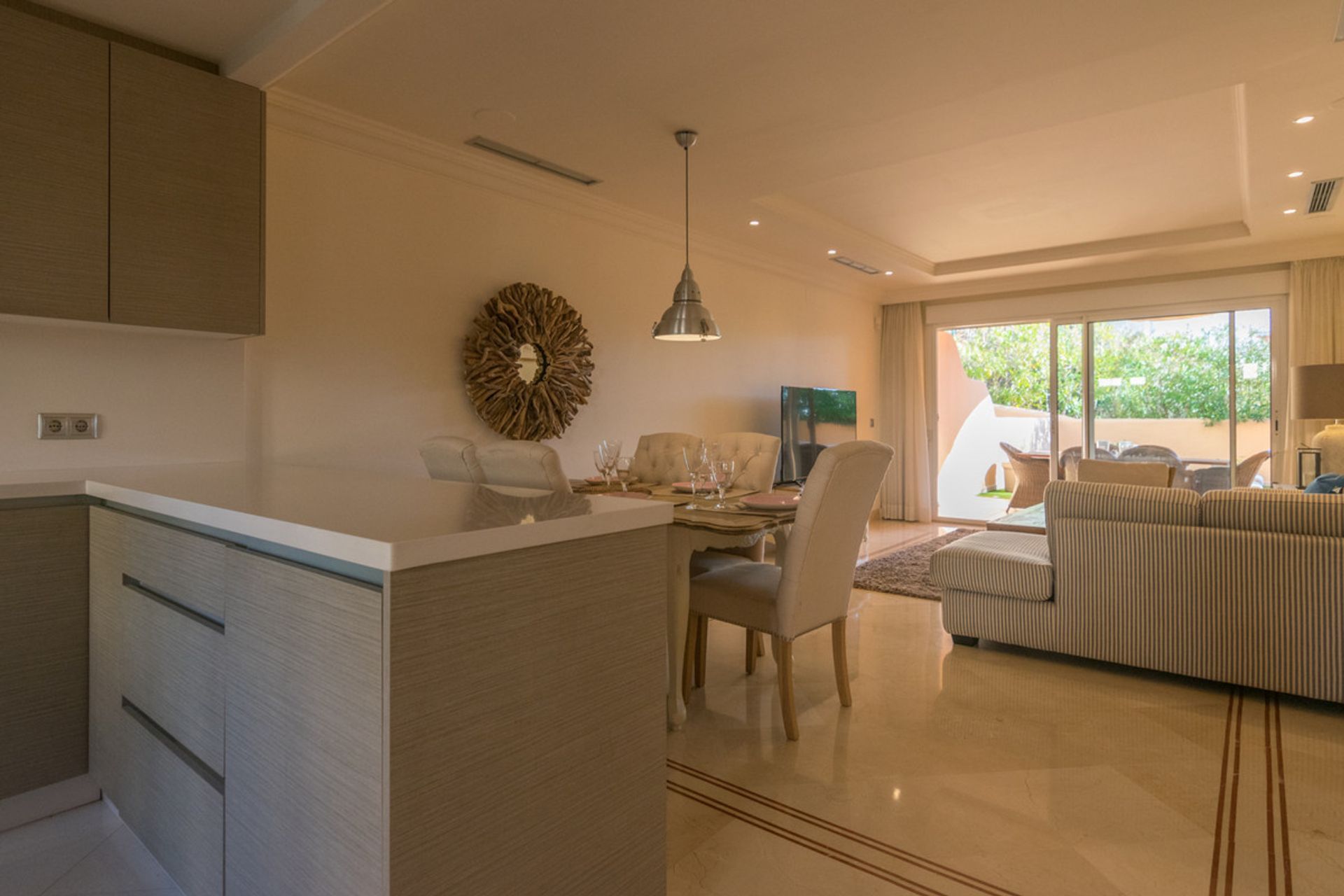 Condominium in Nueva Andalucia, Costa Del Sol 10076573