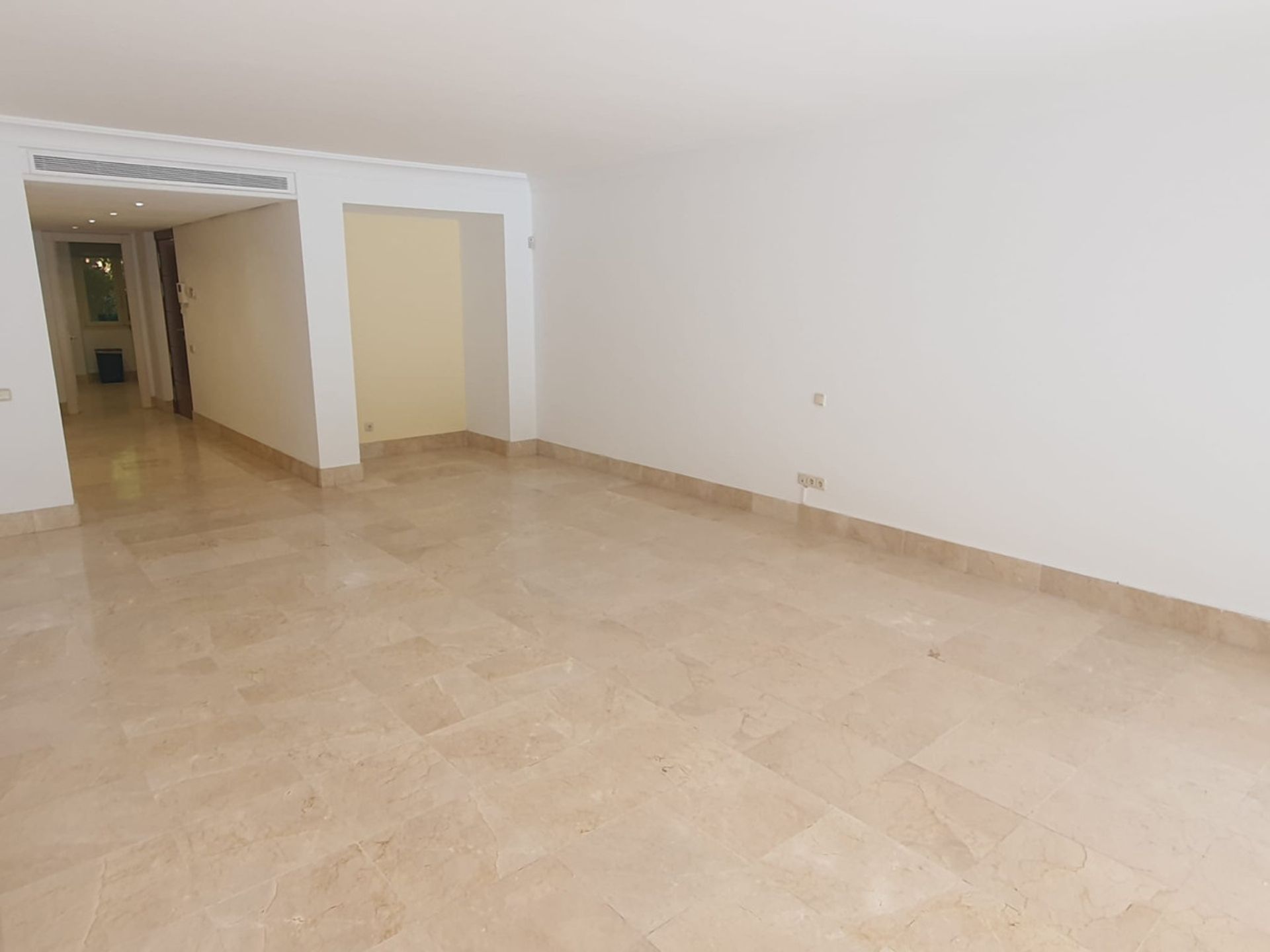 Condominium in Rio Real, Costa Del Sol 10076924