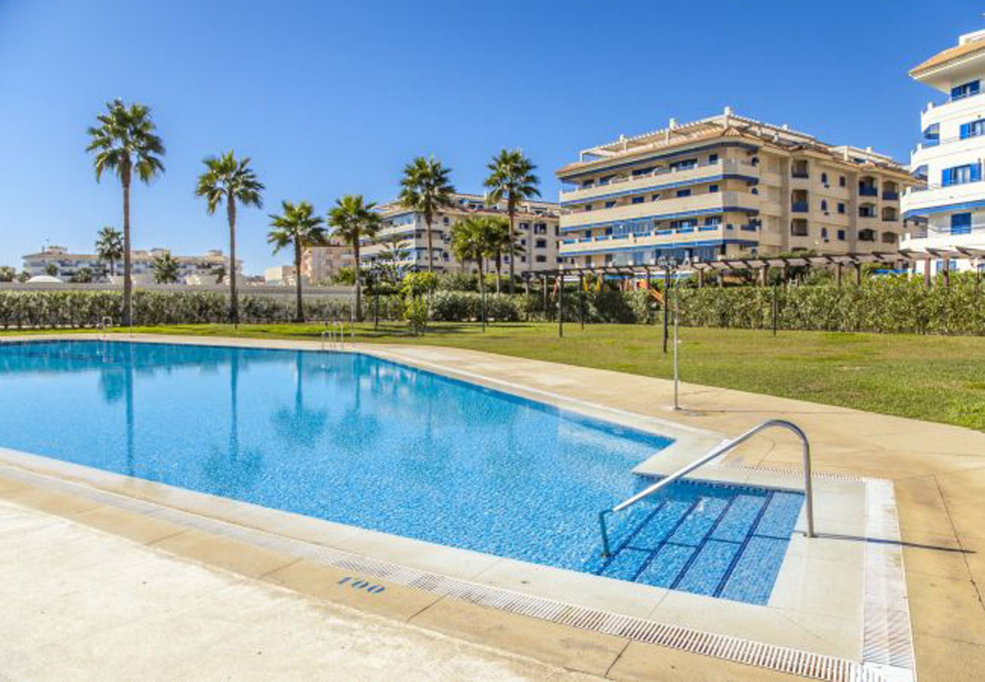 Condominium in San Luis de Sabinillas, Costa Del Sol 10077064