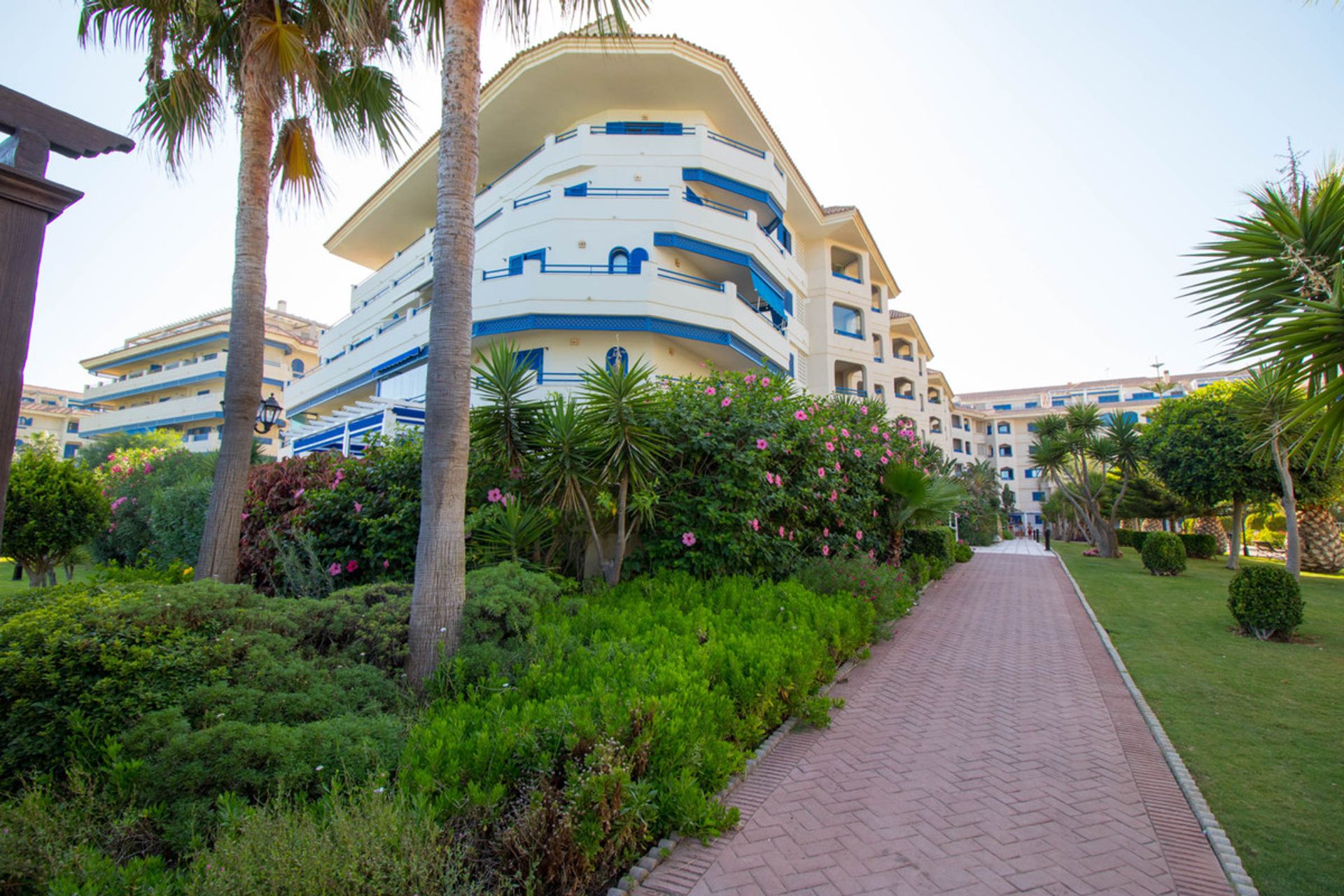 Condominium in San Luis de Sabinillas, Costa Del Sol 10077064