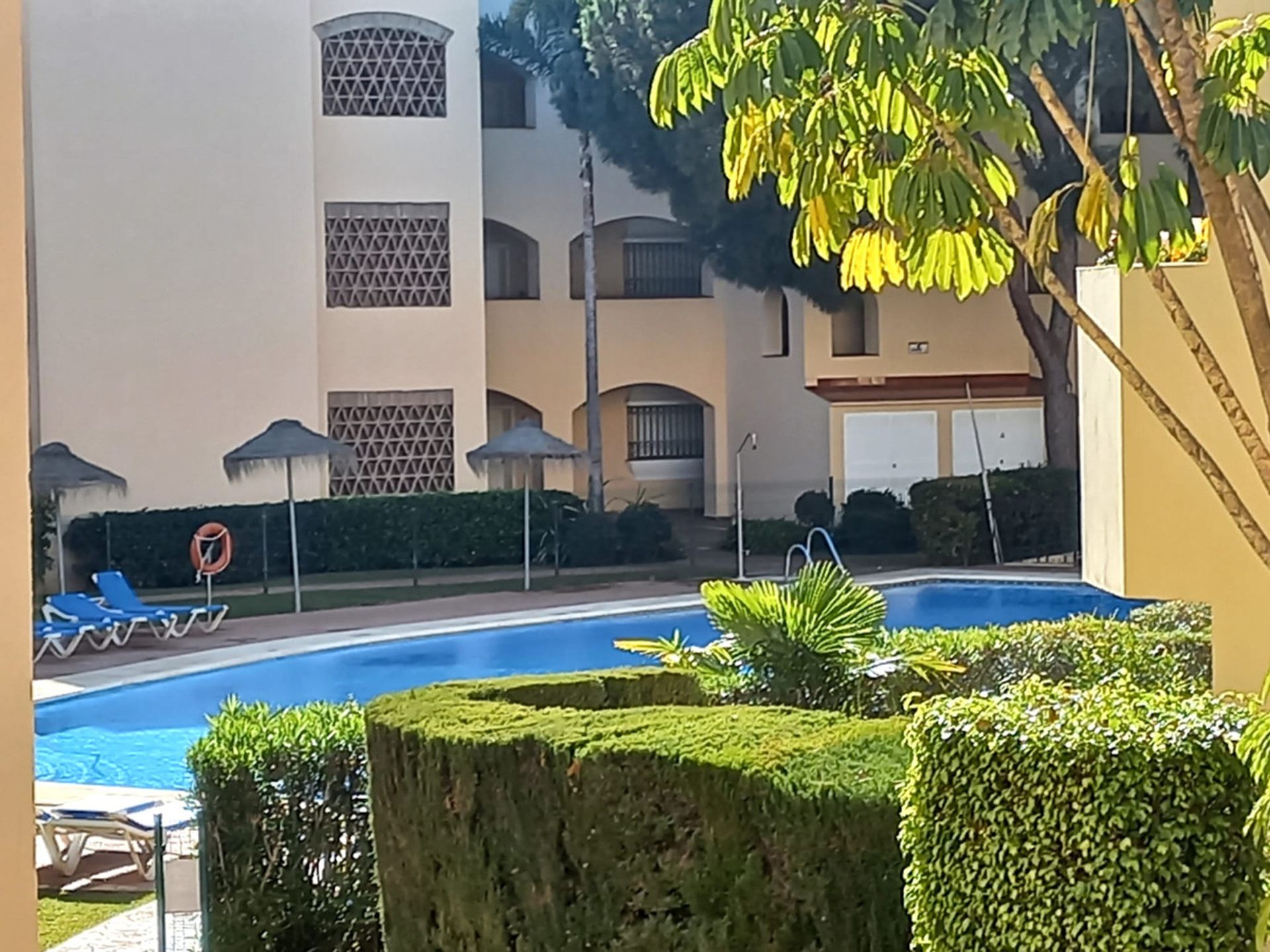 सम्मिलित में Elviria, Costa Del Sol 10077095