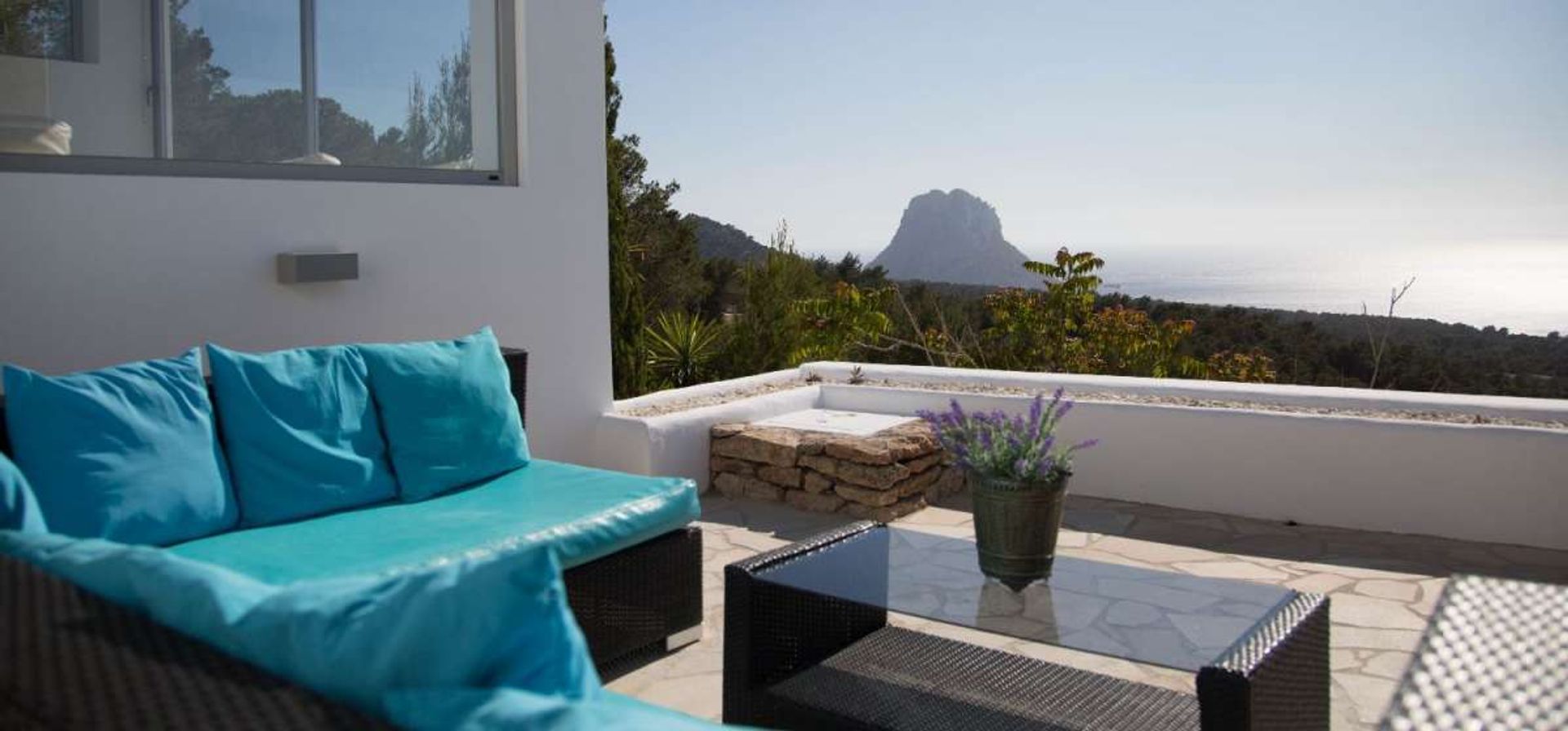 Rumah di Cala d'Hort, Balearic Islands 10078300