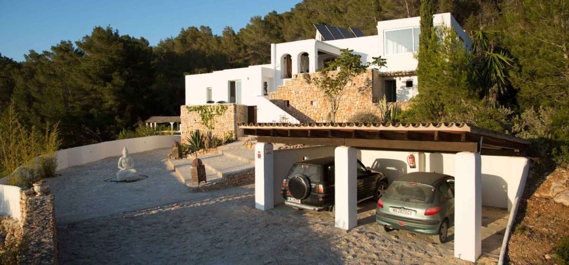 Rumah di Cala d'Hort, Balearic Islands 10078300