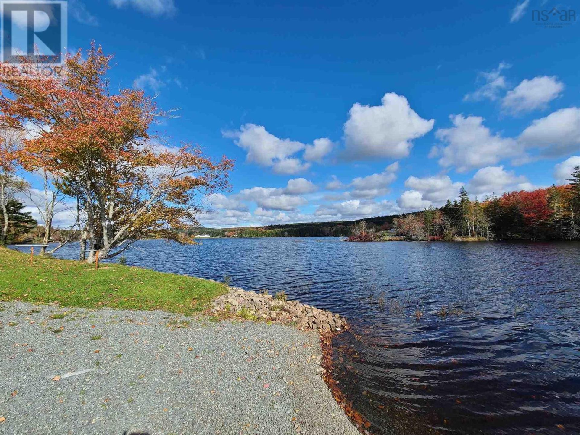 House in Indian Harbour Lake, Nova Scotia 10078728