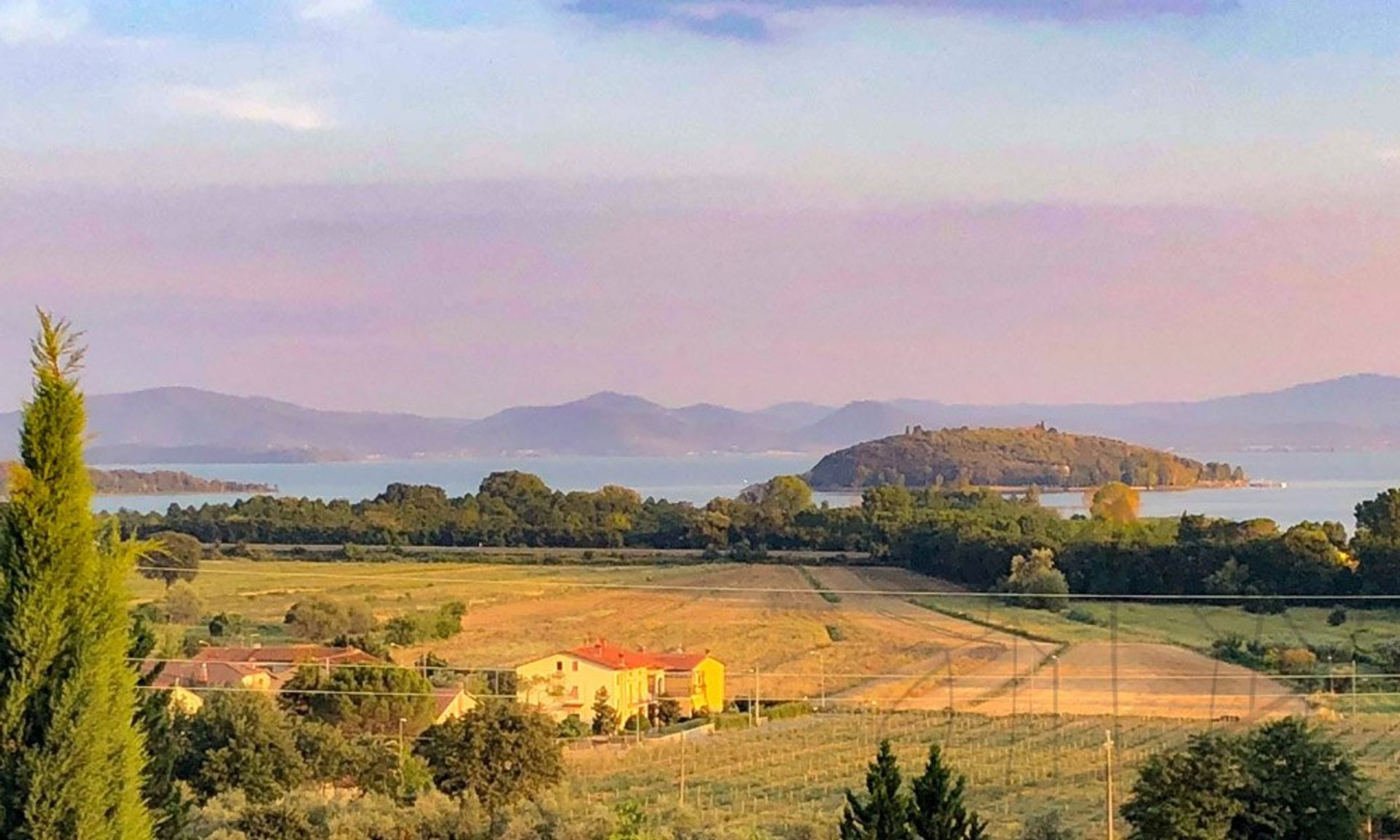 Dom w Tuoro Sul Trasimeno, Umbria 10081888