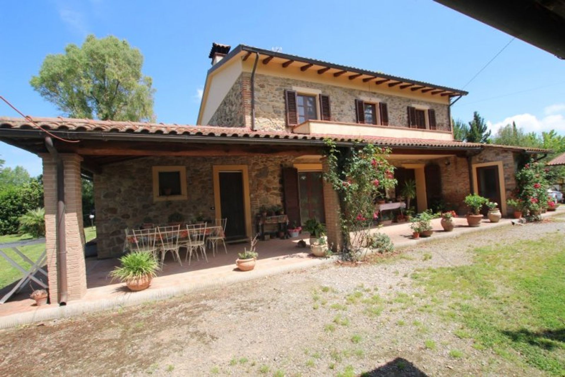 rumah dalam Chianni, Tuscany 10082250