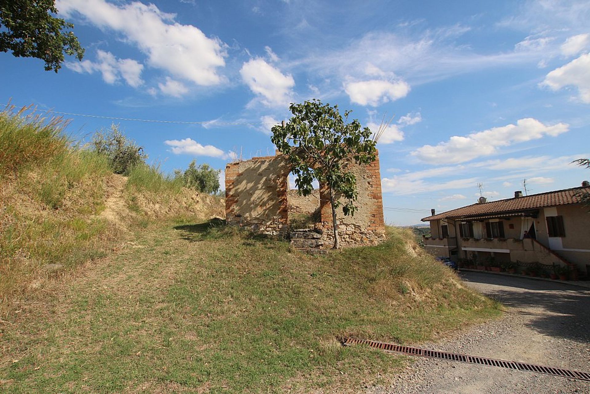 Terre dans Volterra, Tuscany 10082251