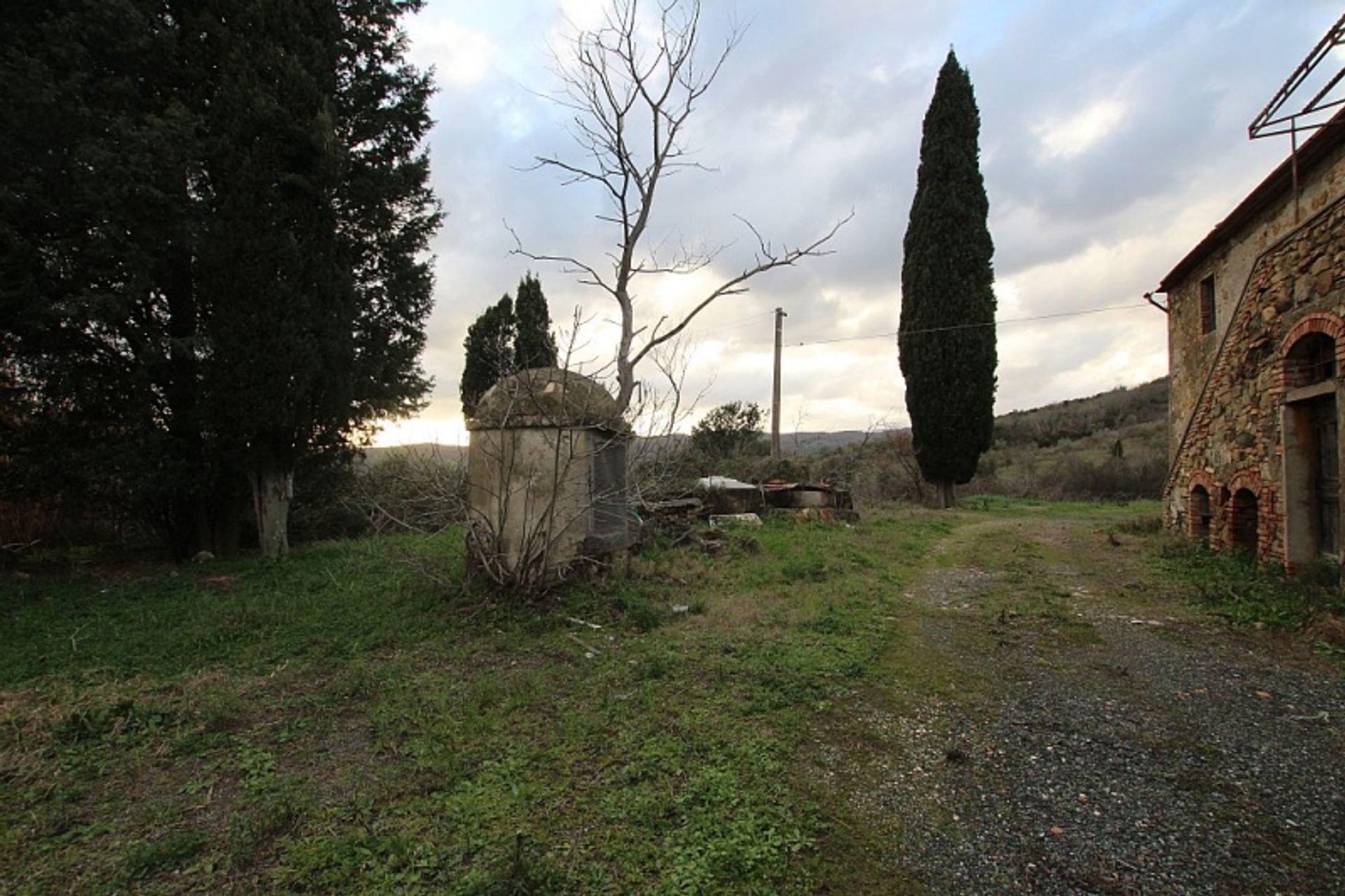 Maa sisään Montecatini, Toscana 10082296