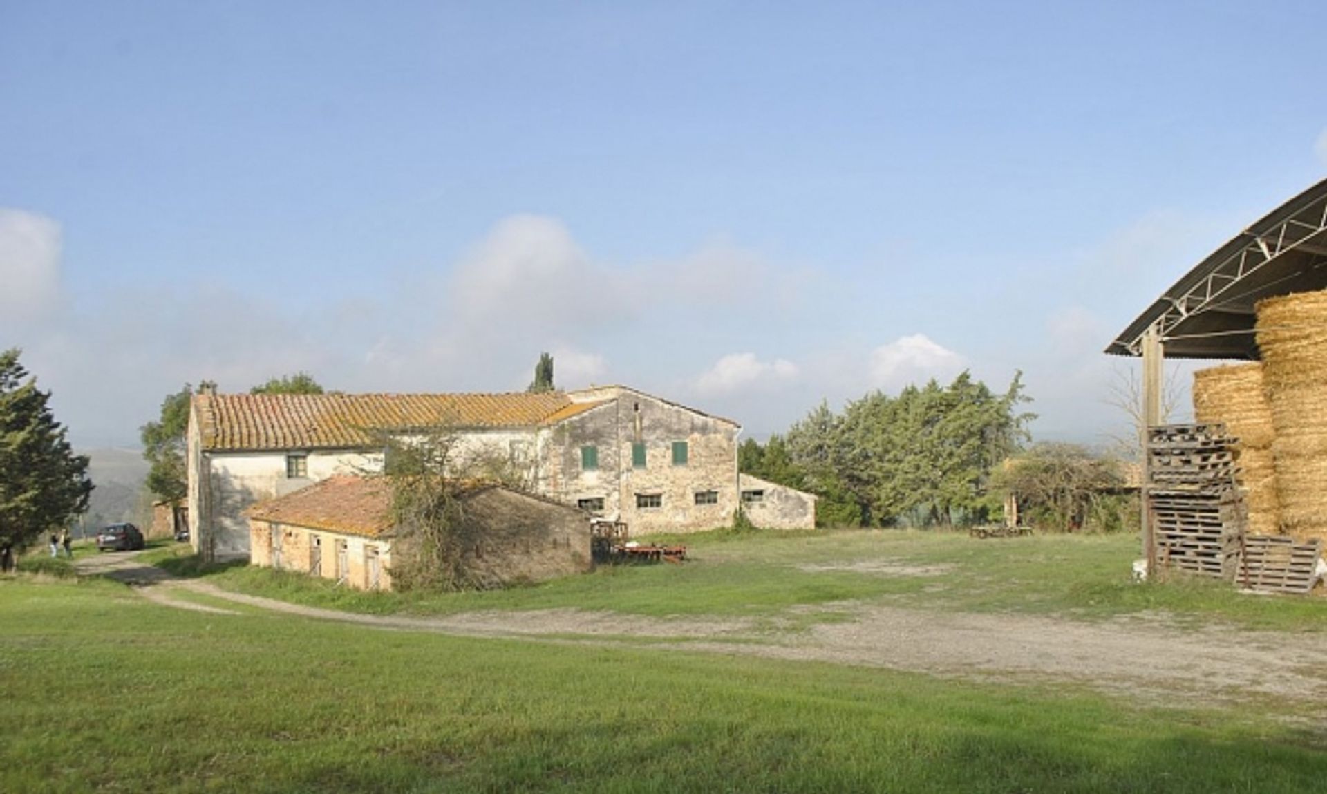 Condominium in Volterra, Tuscany 10082322