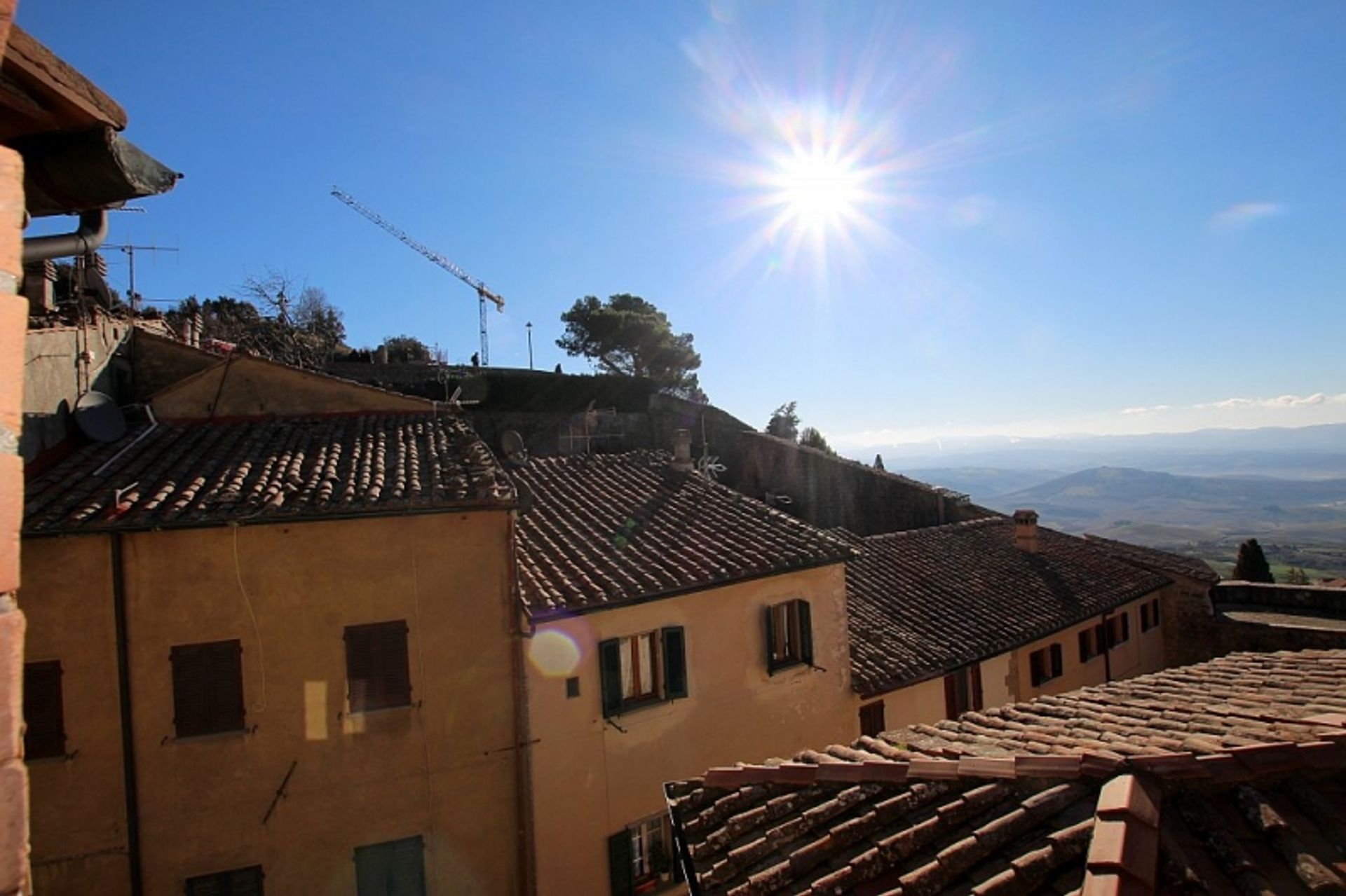 Osakehuoneisto sisään Volterra, Toscana 10082425