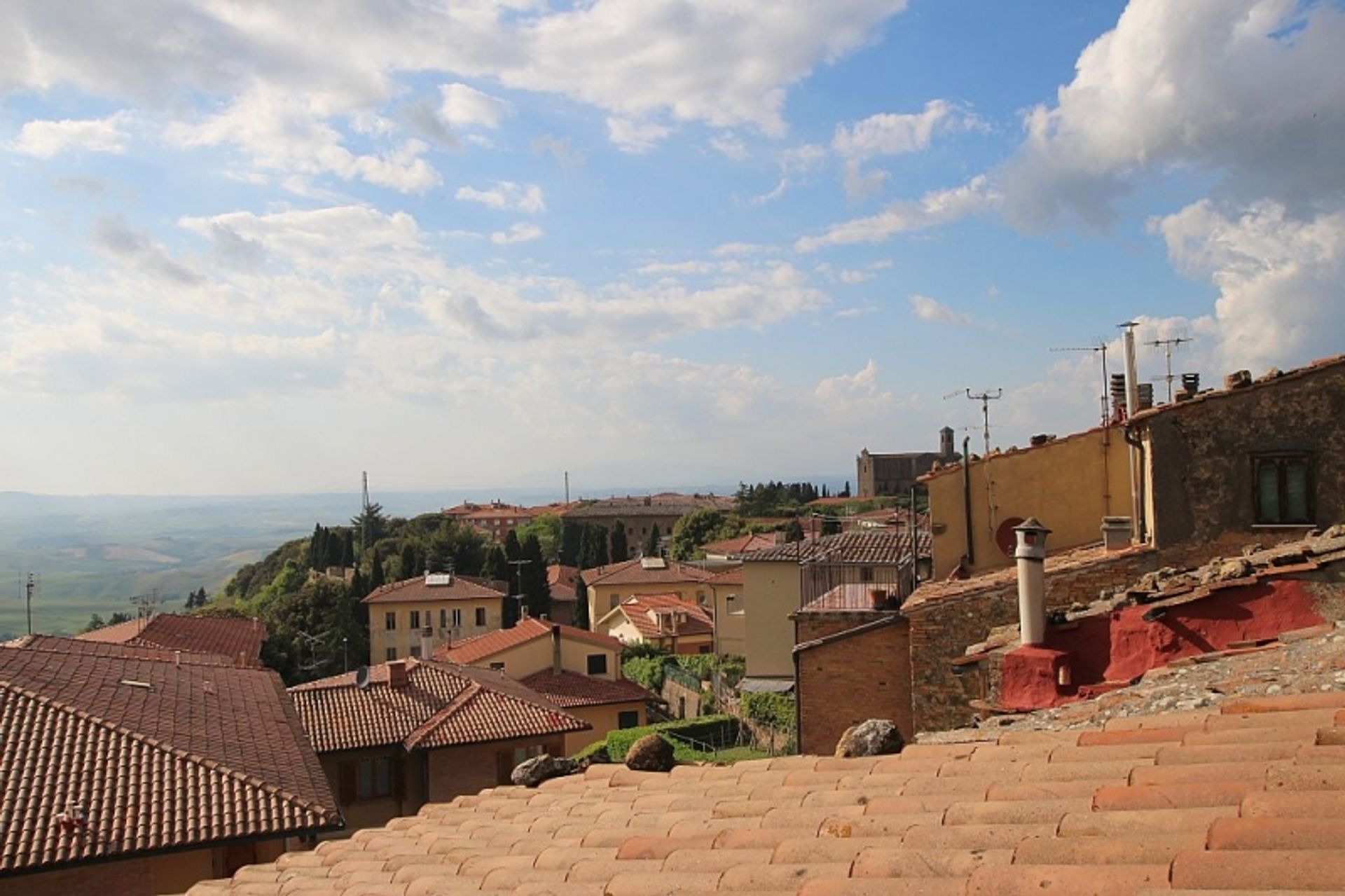 Condominium in Volterra, Tuscany 10082455