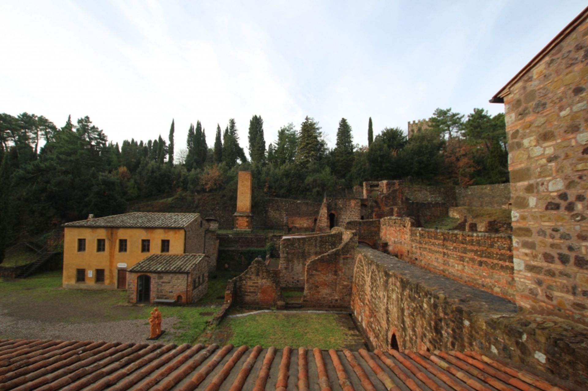 工業的 在 Pisa, Tuscany 10082526