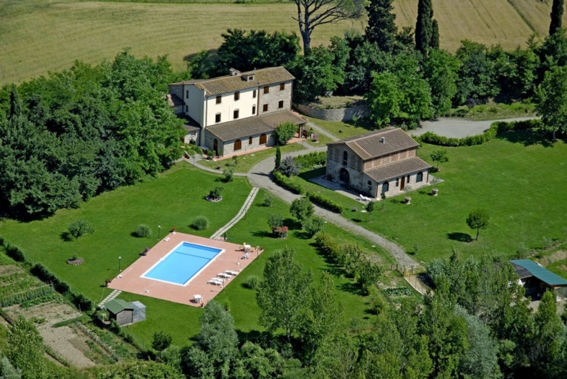 Industriel dans Terricciola, Toscane 10082527