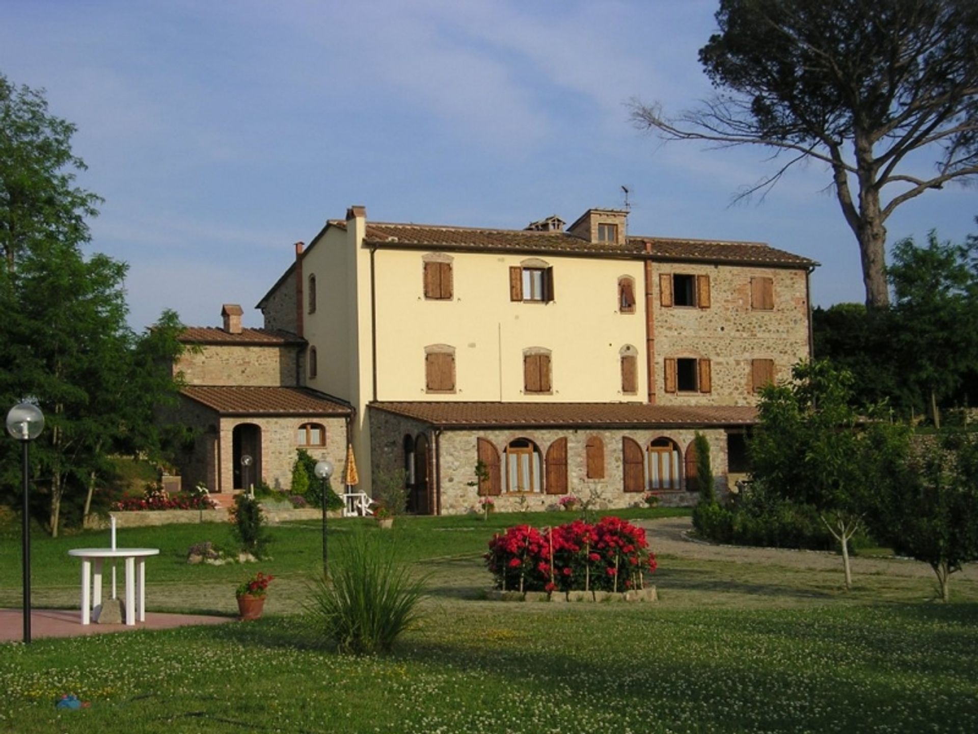 Industriel dans Terricciola, Toscane 10082527