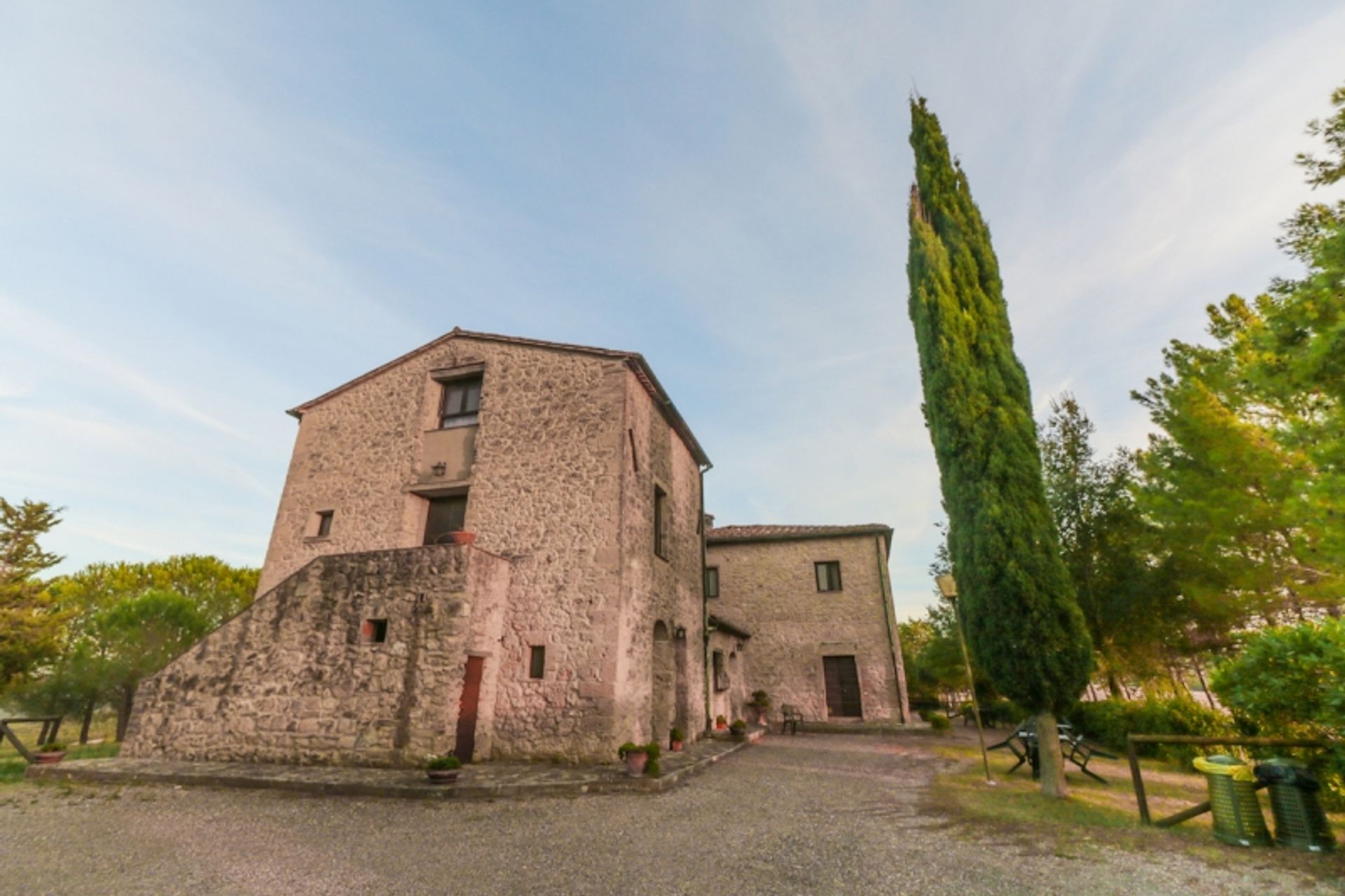 Dom w Castelnuovo di Val di Cecina, Toskania 10082529