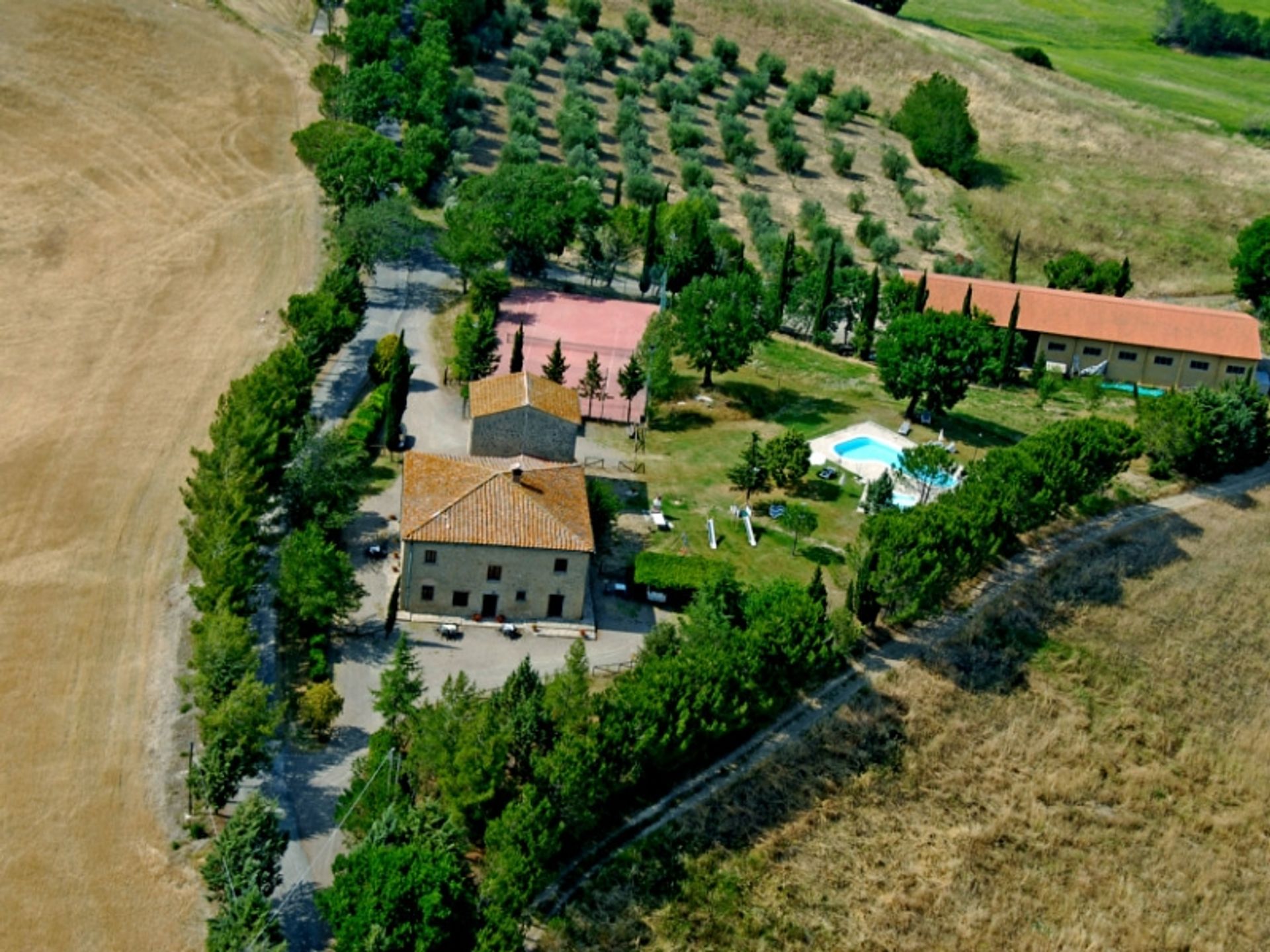 Dom w Castelnuovo di Val di Cecina, Toskania 10082529