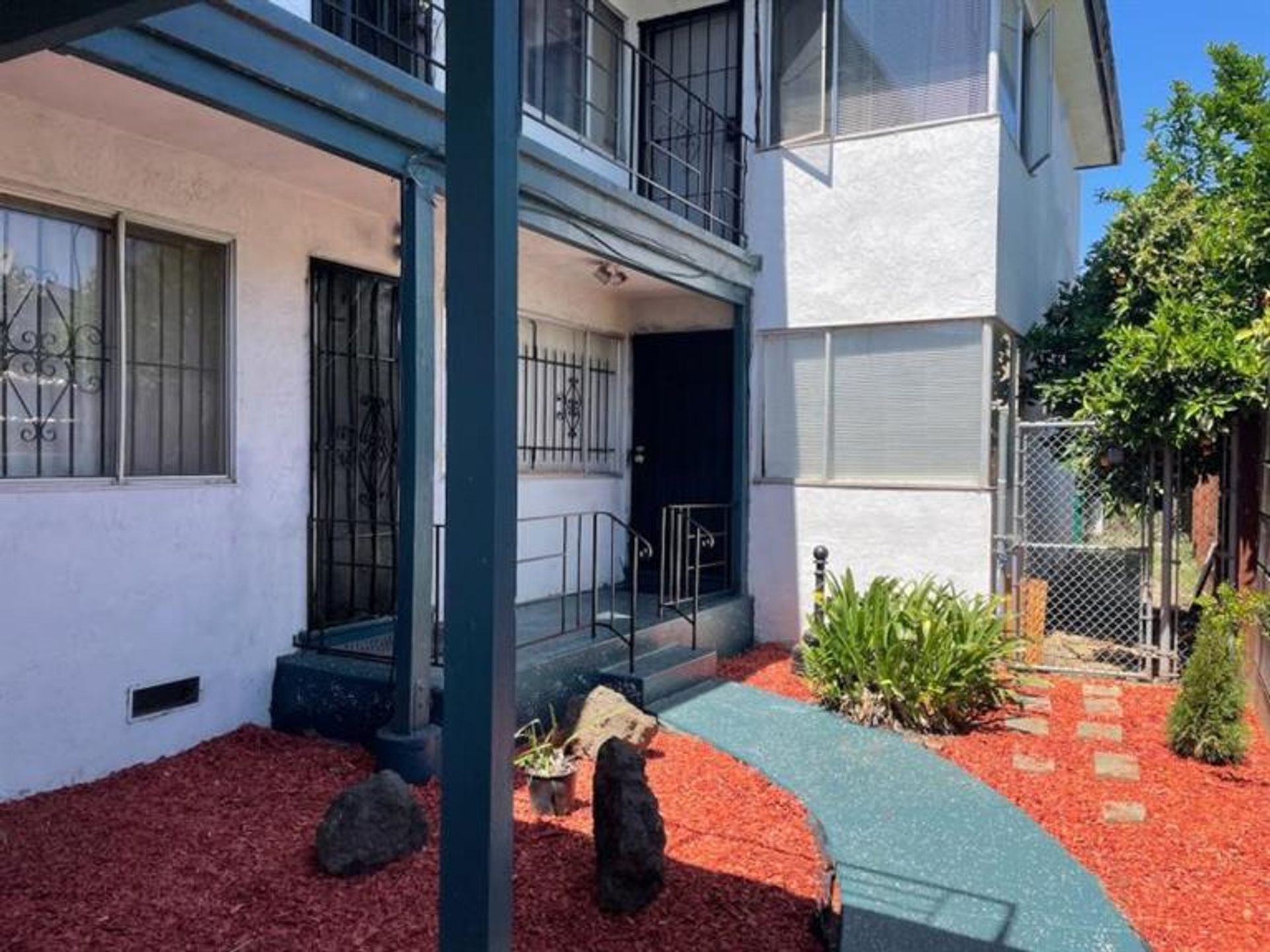 Condominium in Oakland, California 10082745