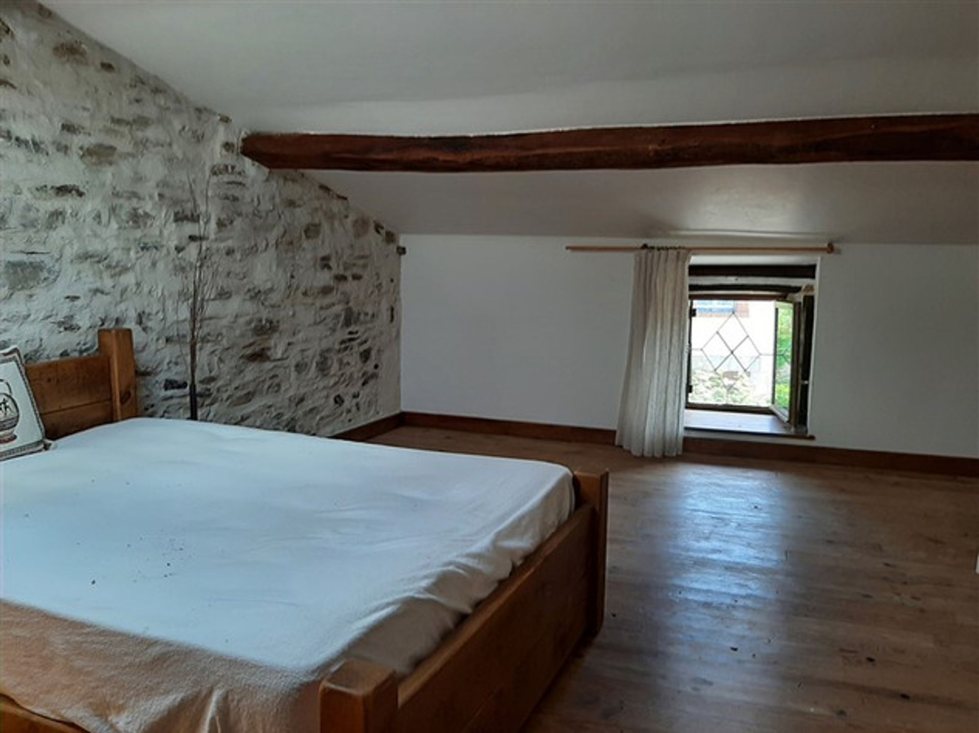 Hus i Bussiere-Poitevine, Limousin 10083640