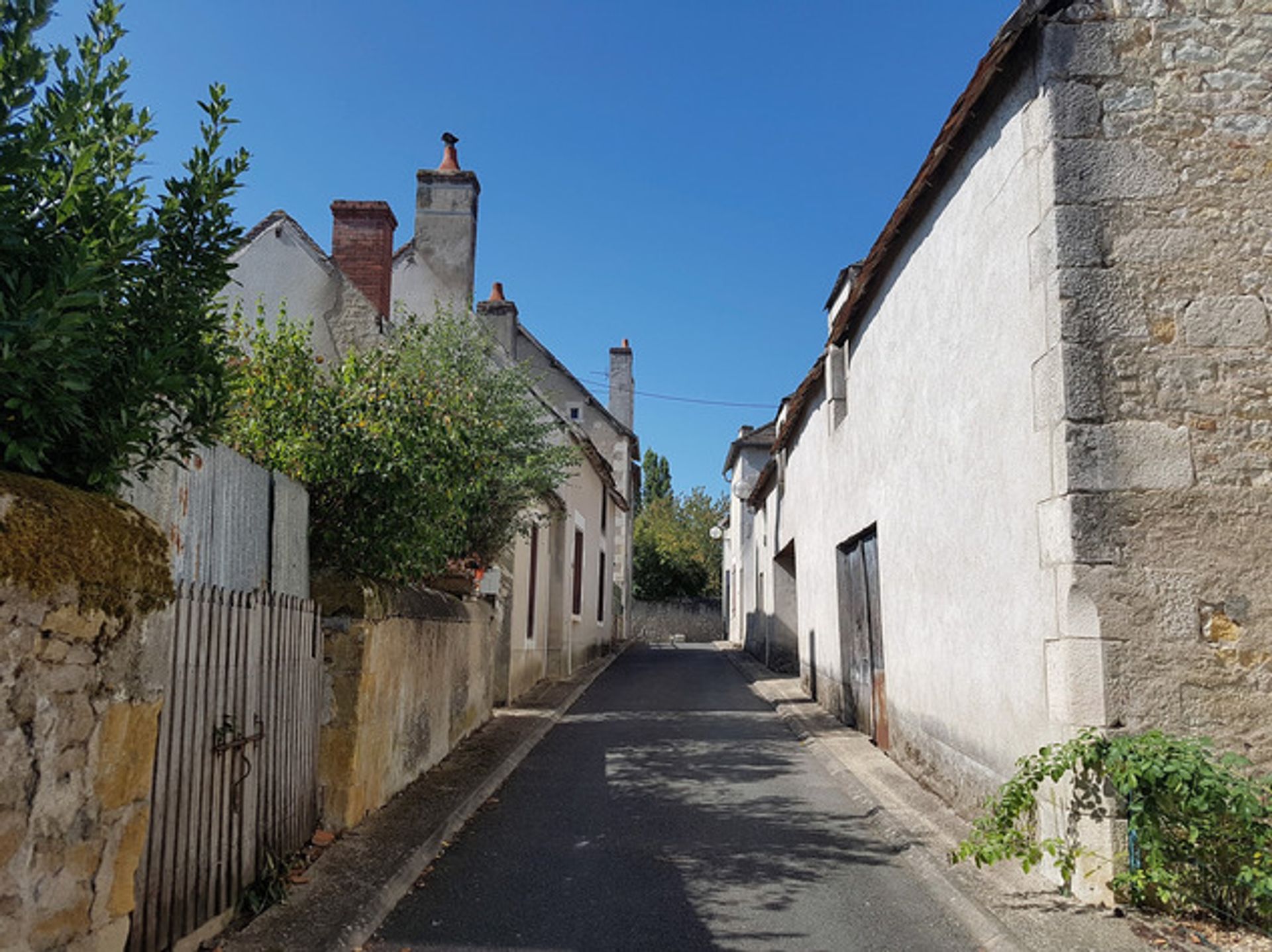 بيت في La Trimouille, Nouvelle-Aquitaine 10083646