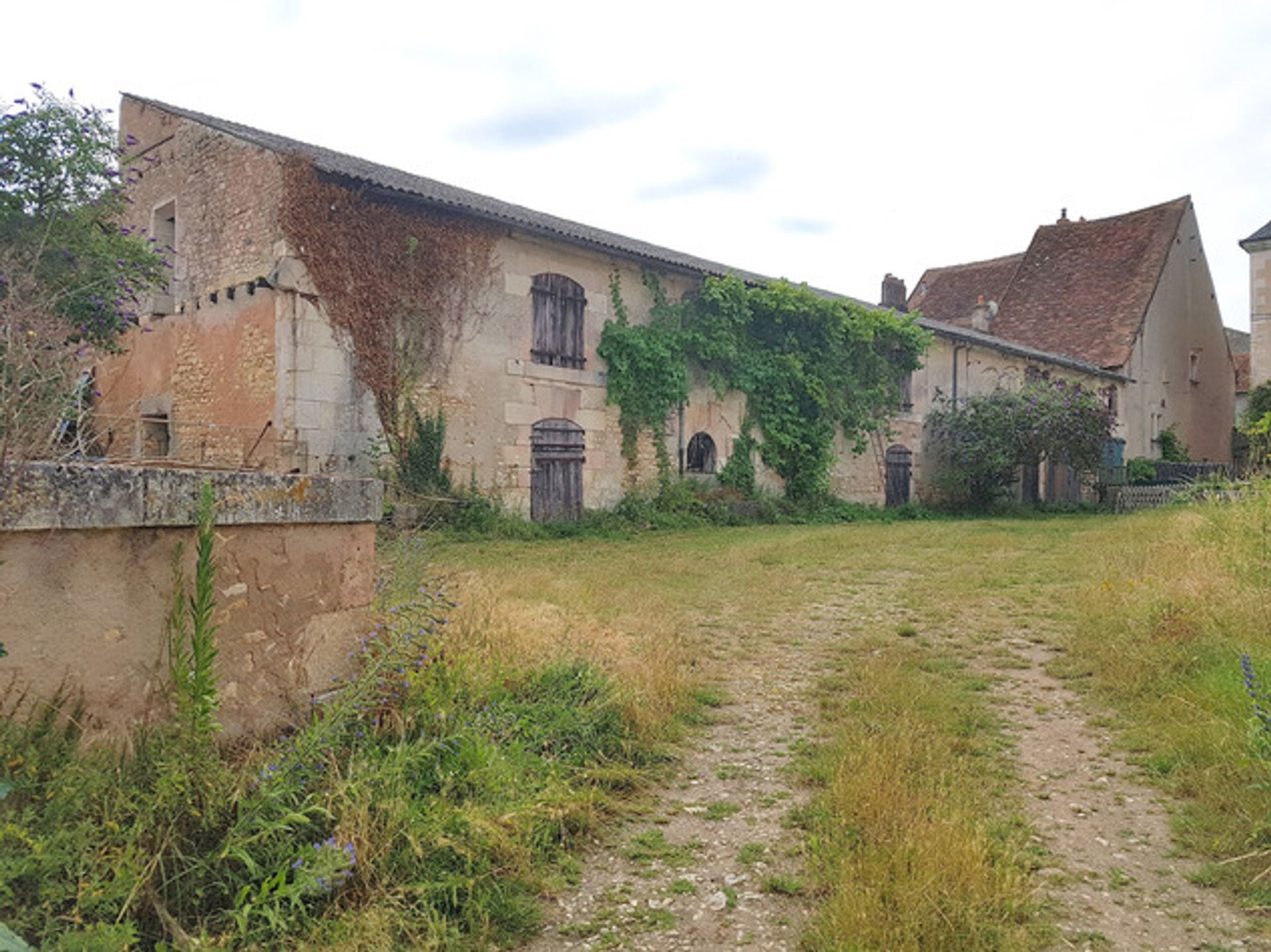 σπίτι σε Saint Savin Sur Gartempe, Poitou-Charentes 10083652