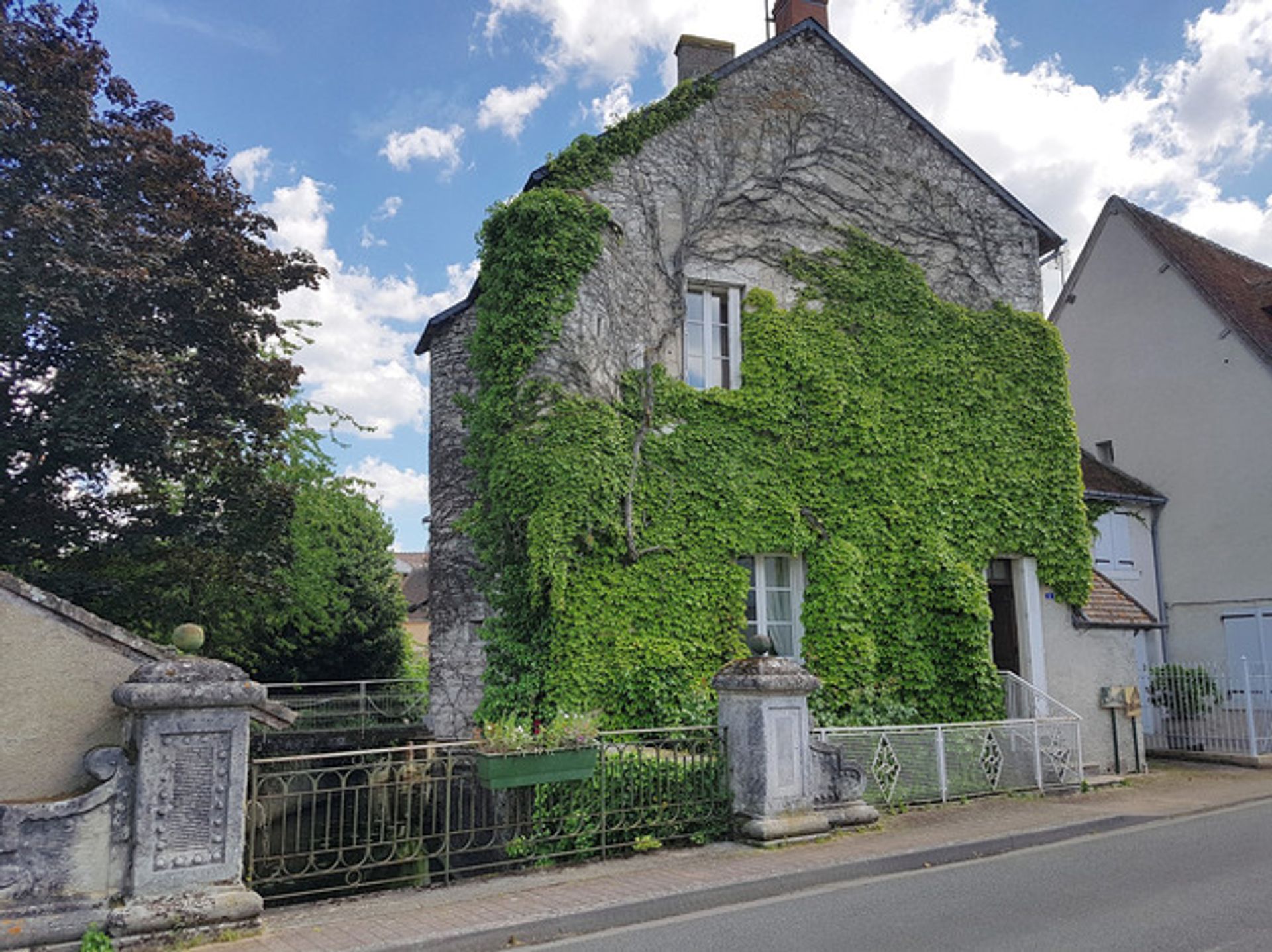 жилой дом в Mezieres En Brenne, Centre 10083661